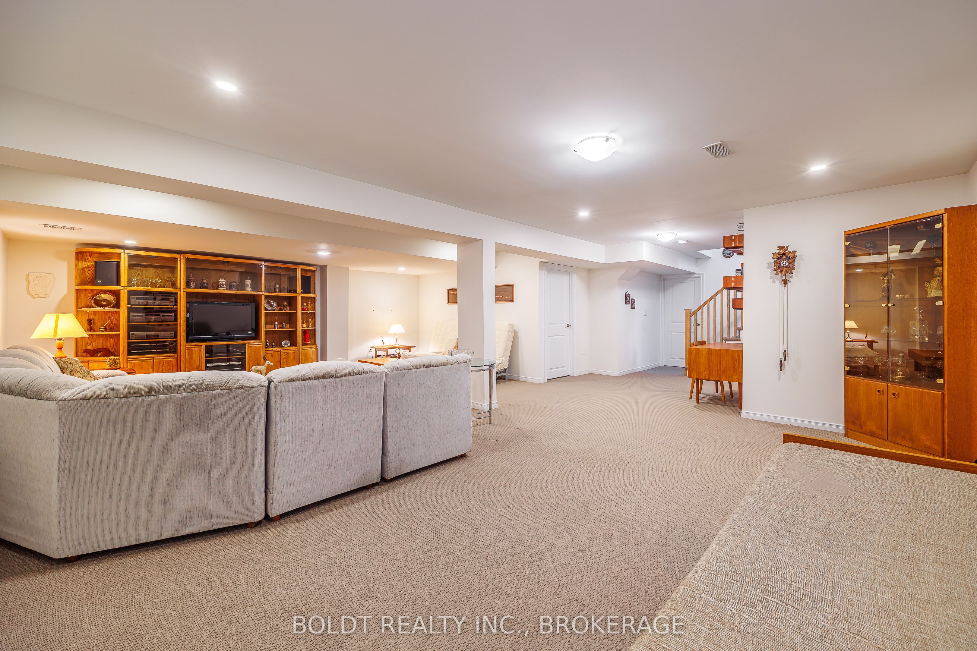 35 Cosmopolitan Common Property Photo 22