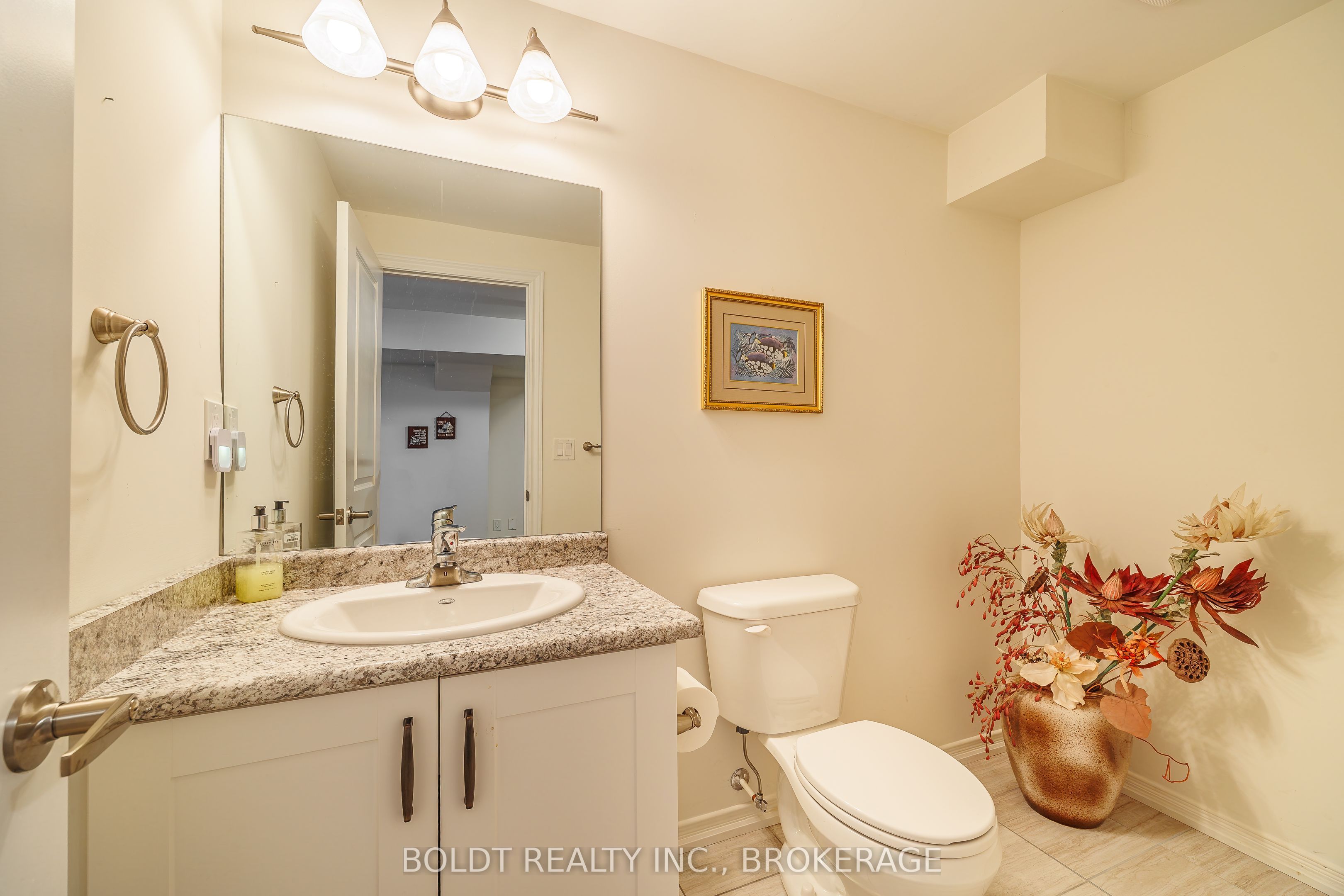 35 Cosmopolitan Common Property Photo 24