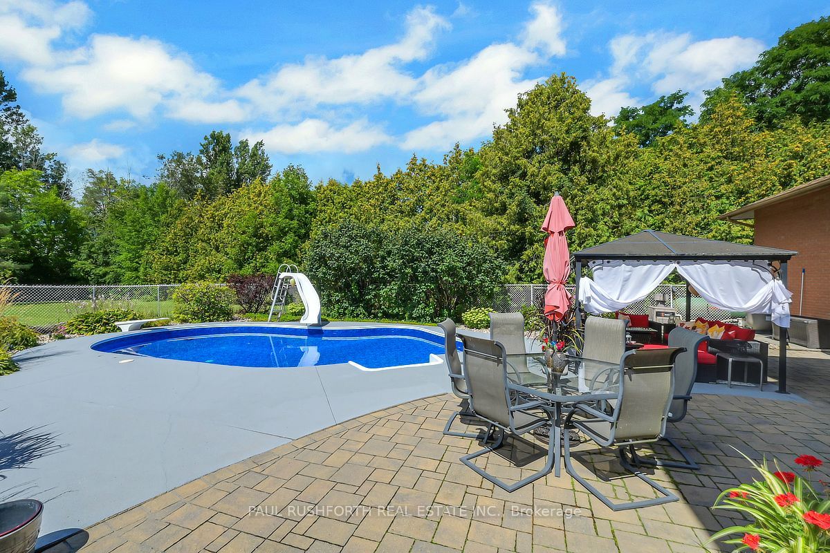 15 Longridge Court Property Photo 40