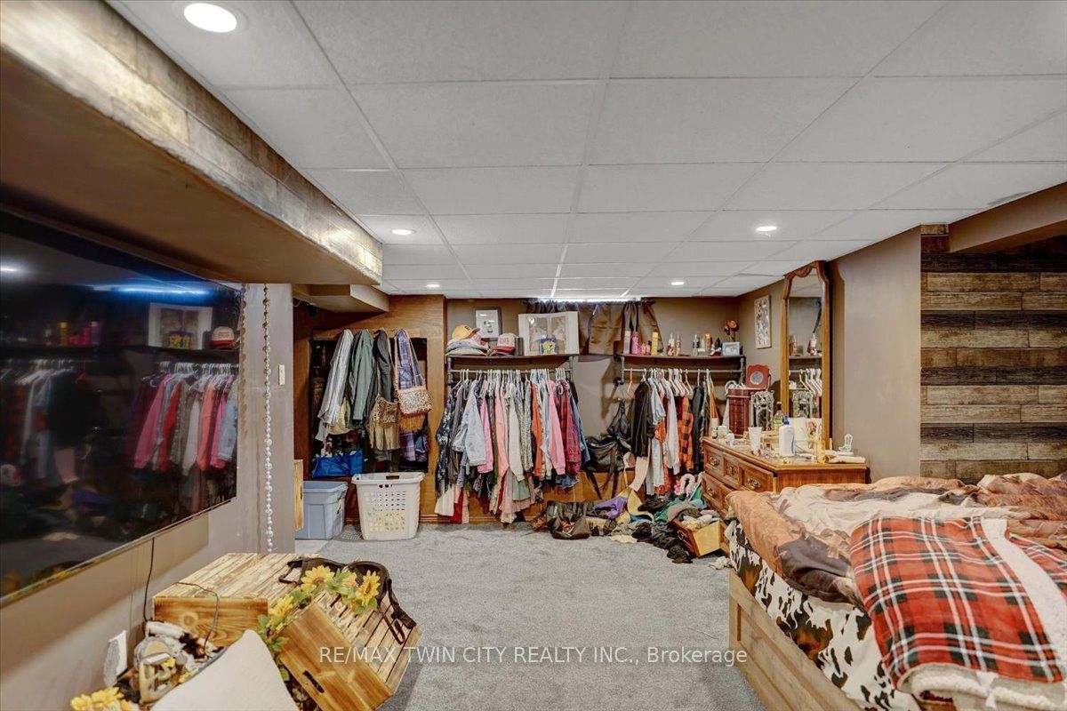 60 Park Road N Property Photo 19
