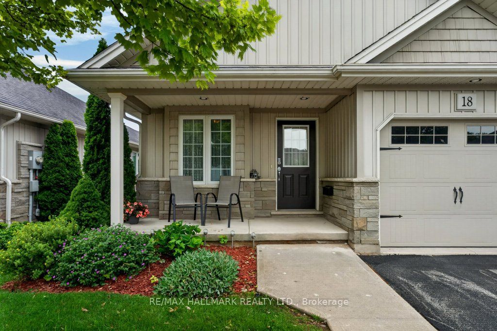 22 Jenny Crescent 18 Property Photo 3