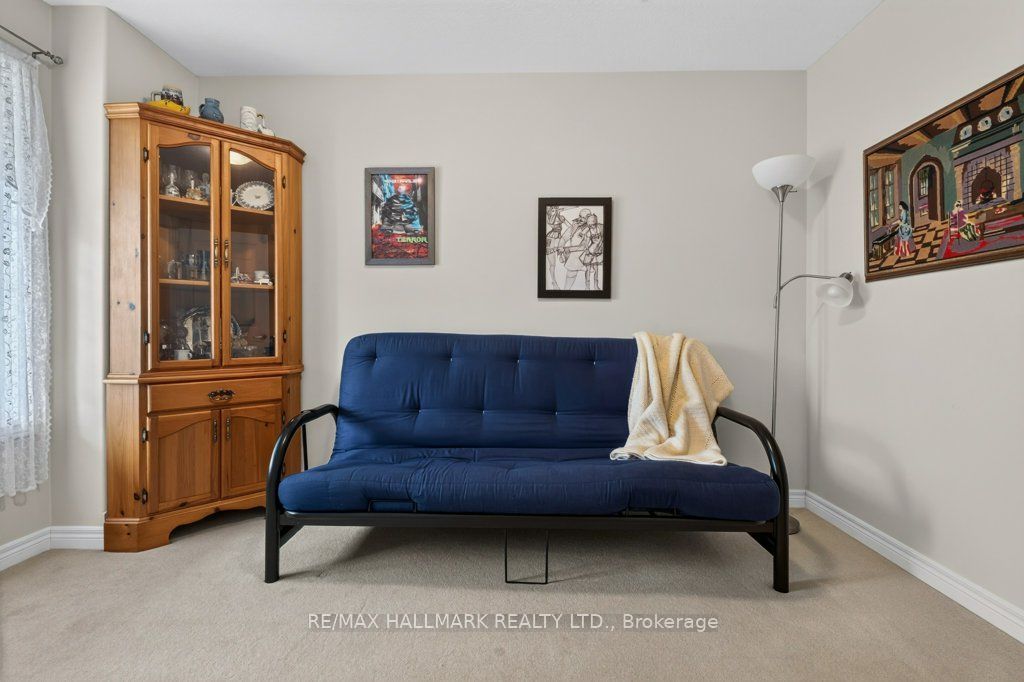 22 Jenny Crescent 18 Property Photo 5