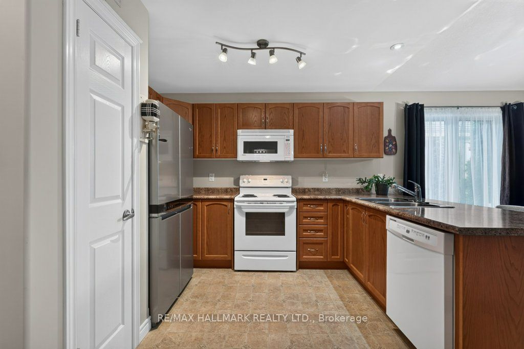 22 Jenny Crescent 18 Property Photo 8