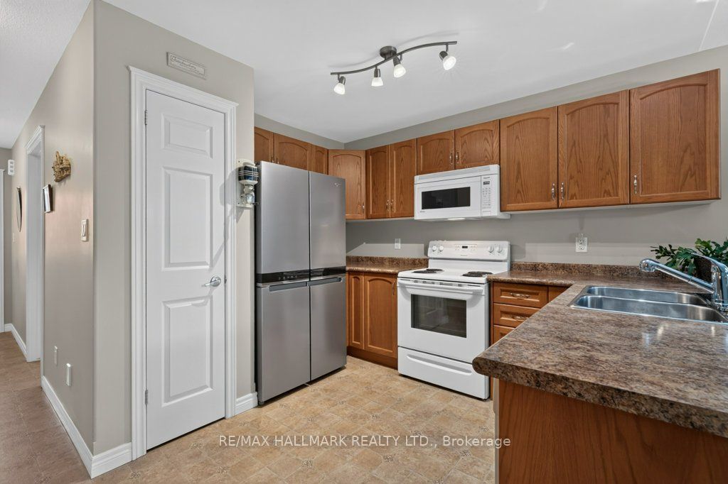 22 Jenny Crescent 18 Property Photo 9