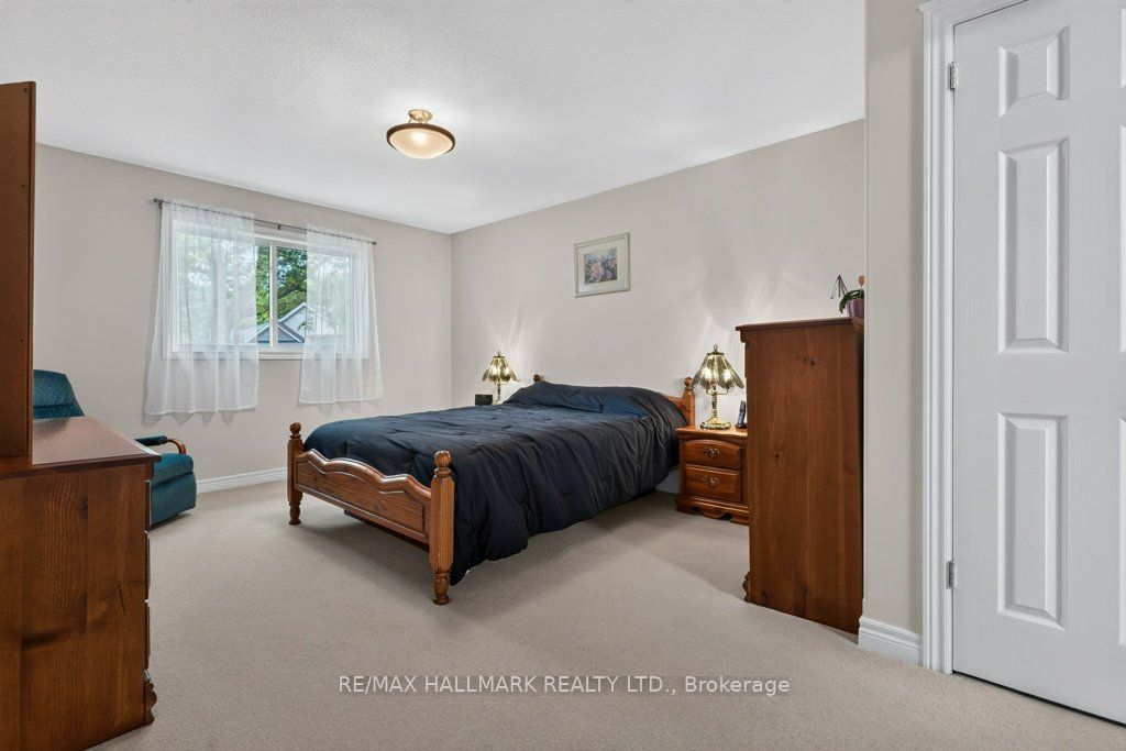 22 Jenny Crescent 18 Property Photo 17
