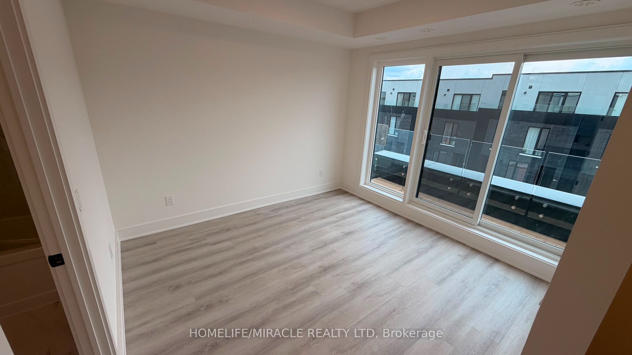 97 Everett Common Property Photo 16