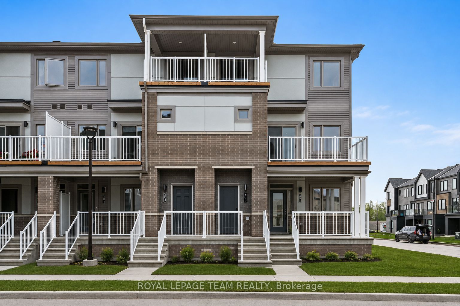 2031 Blossite Private Property Photo 1