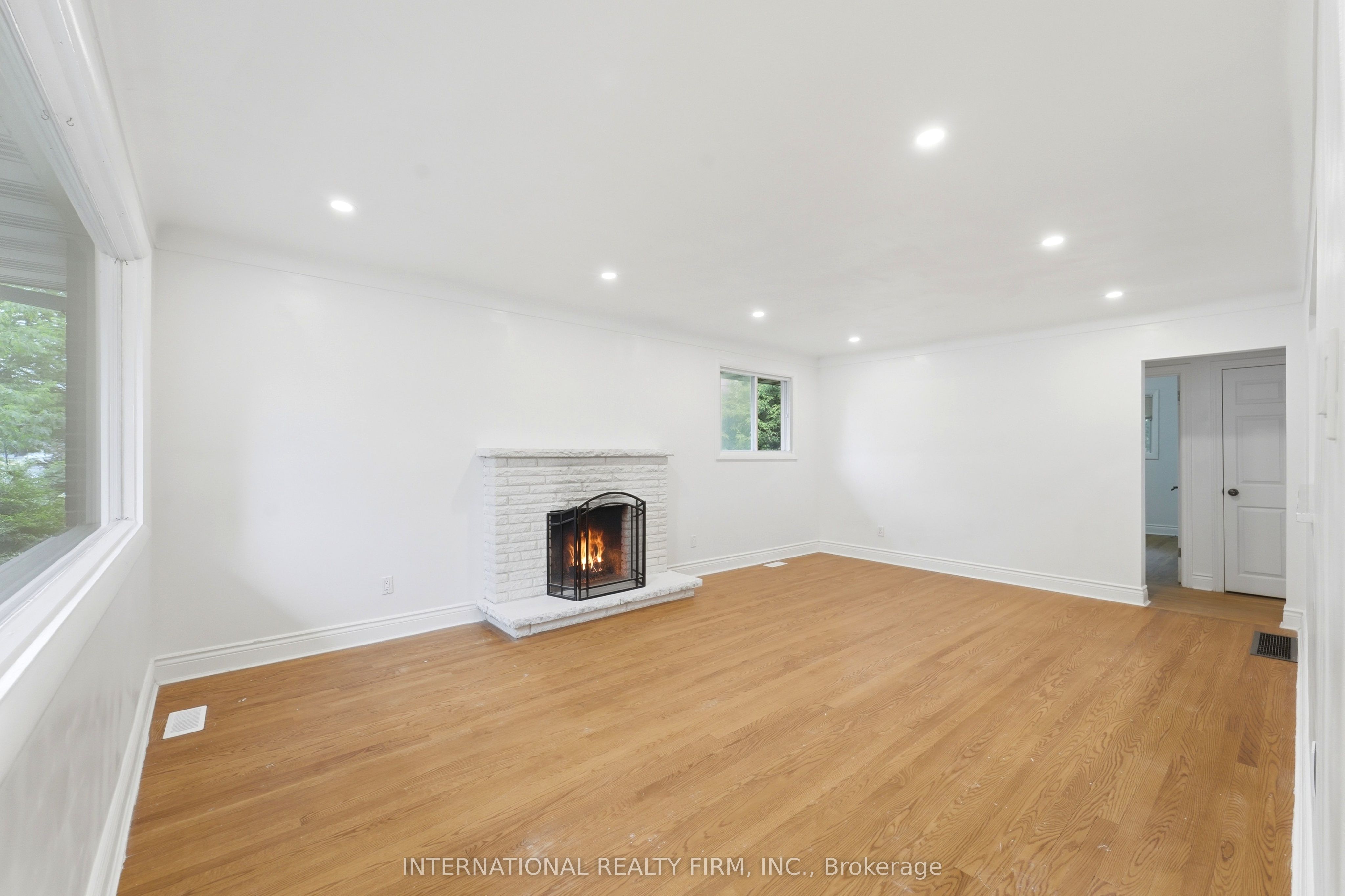 1213 Erindale Drive Property Photo 3