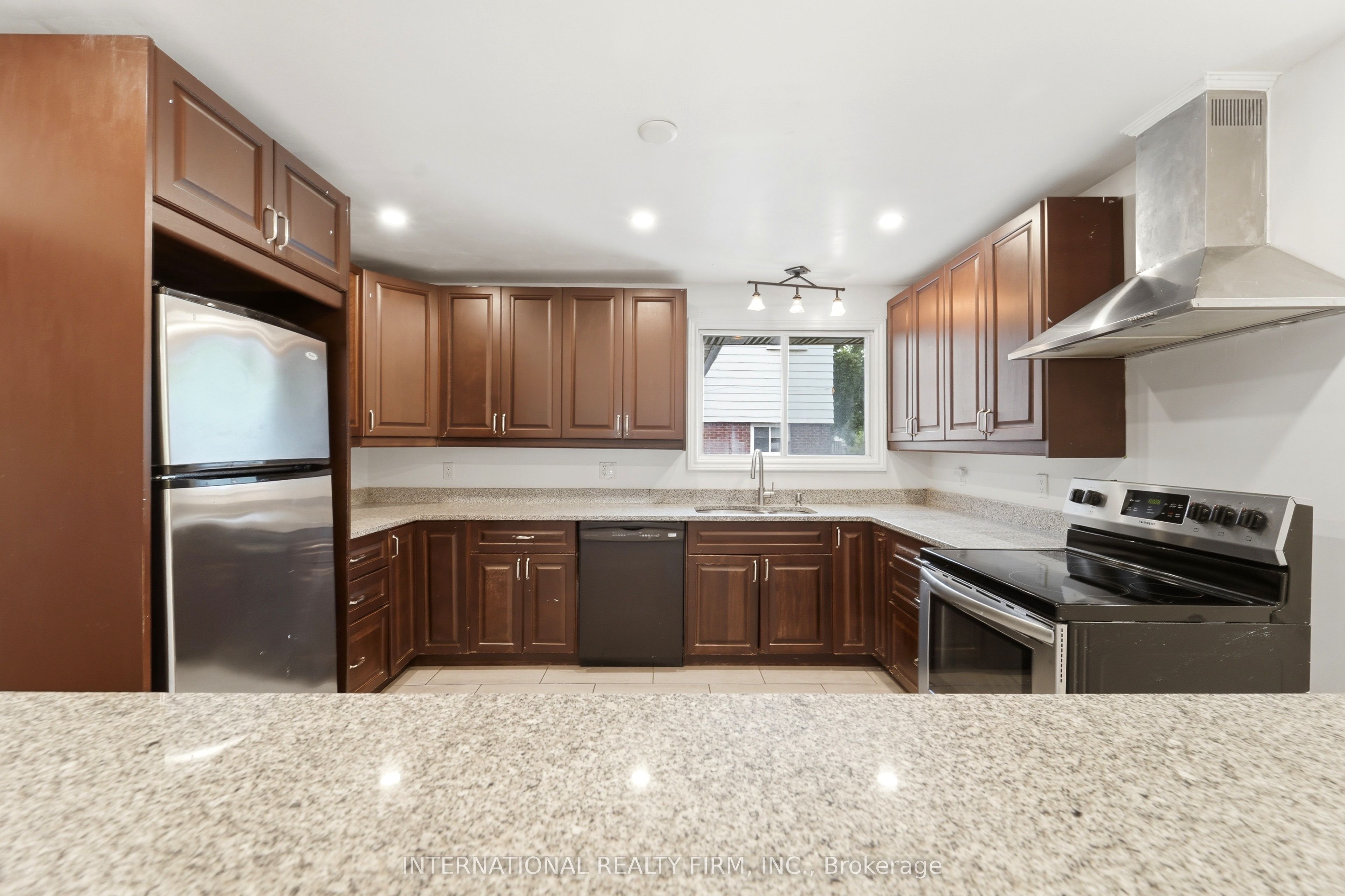 1213 Erindale Drive Property Photo 12