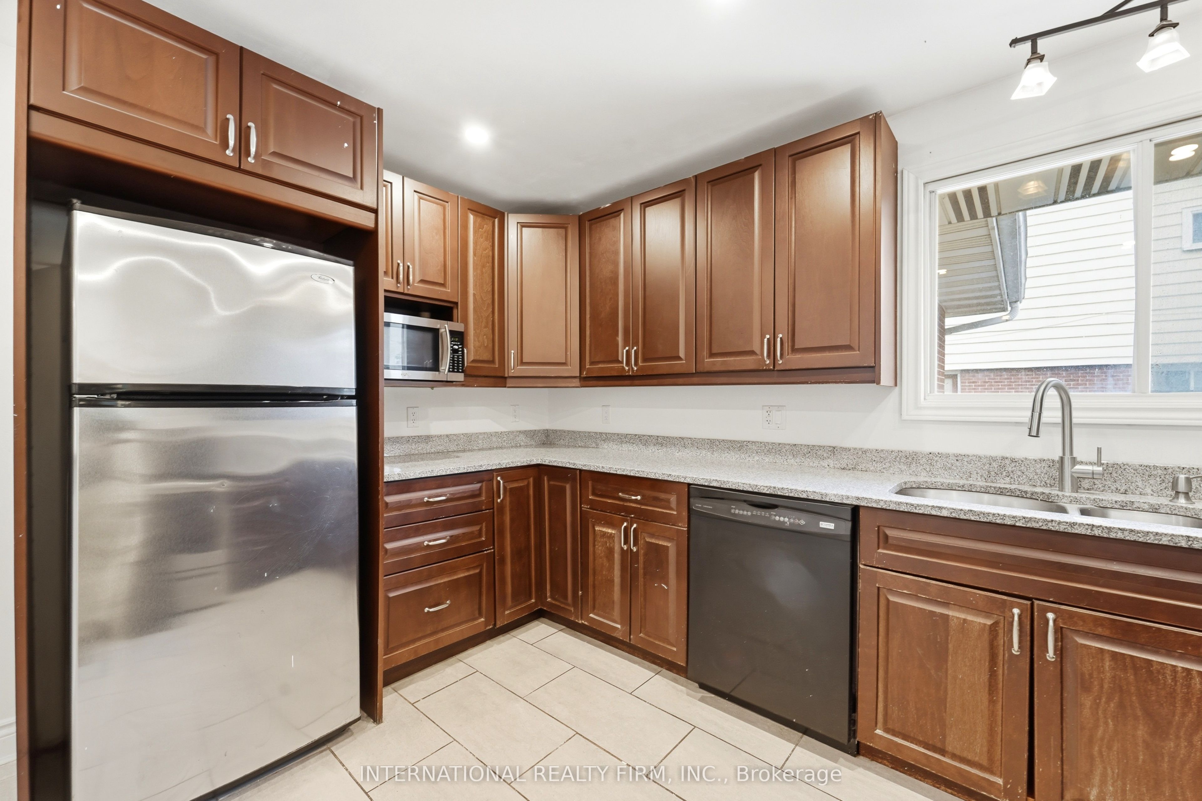 1213 Erindale Drive Property Photo 13