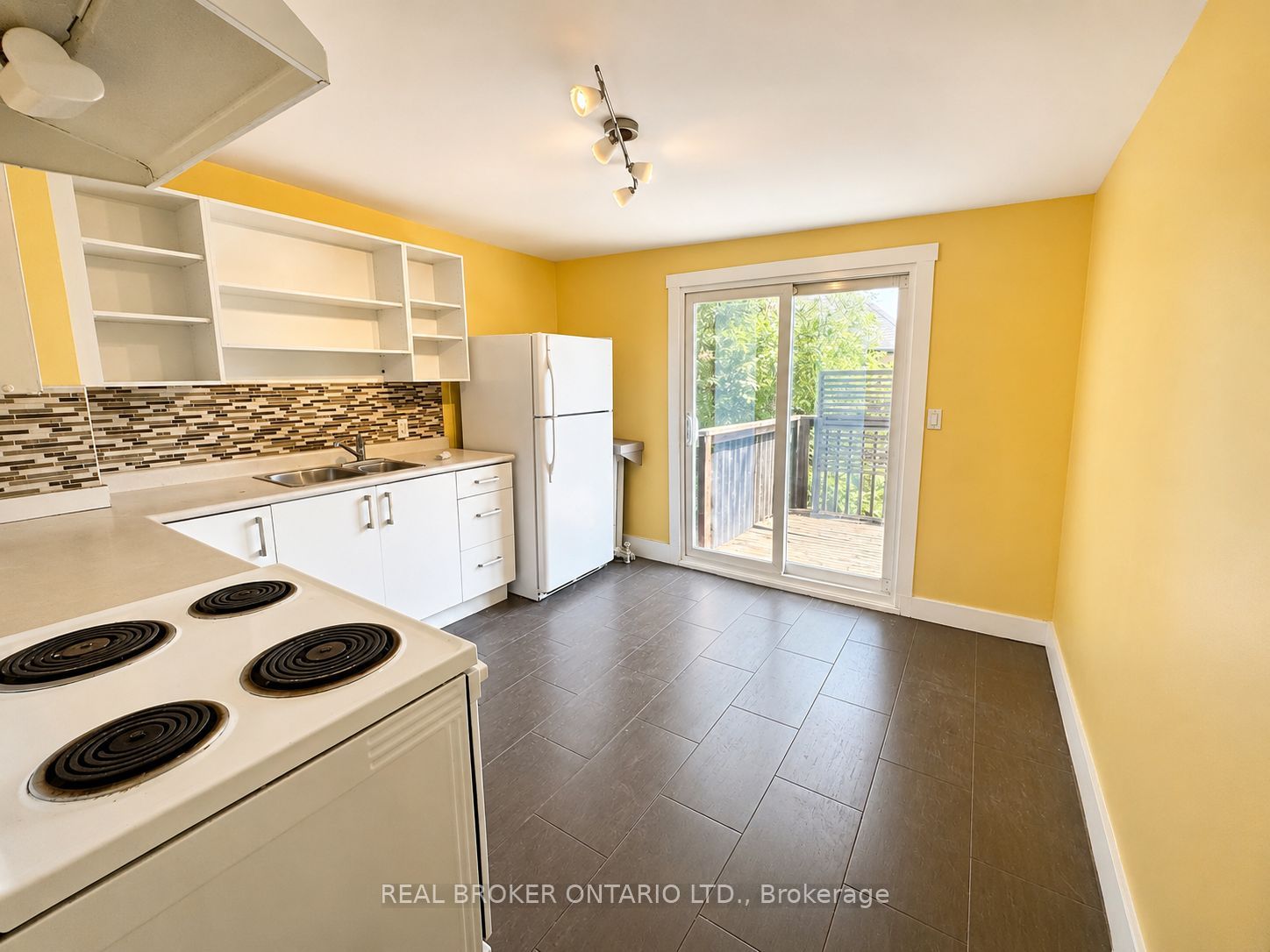 45 Fairleigh Crescent #2 Property Photo 6