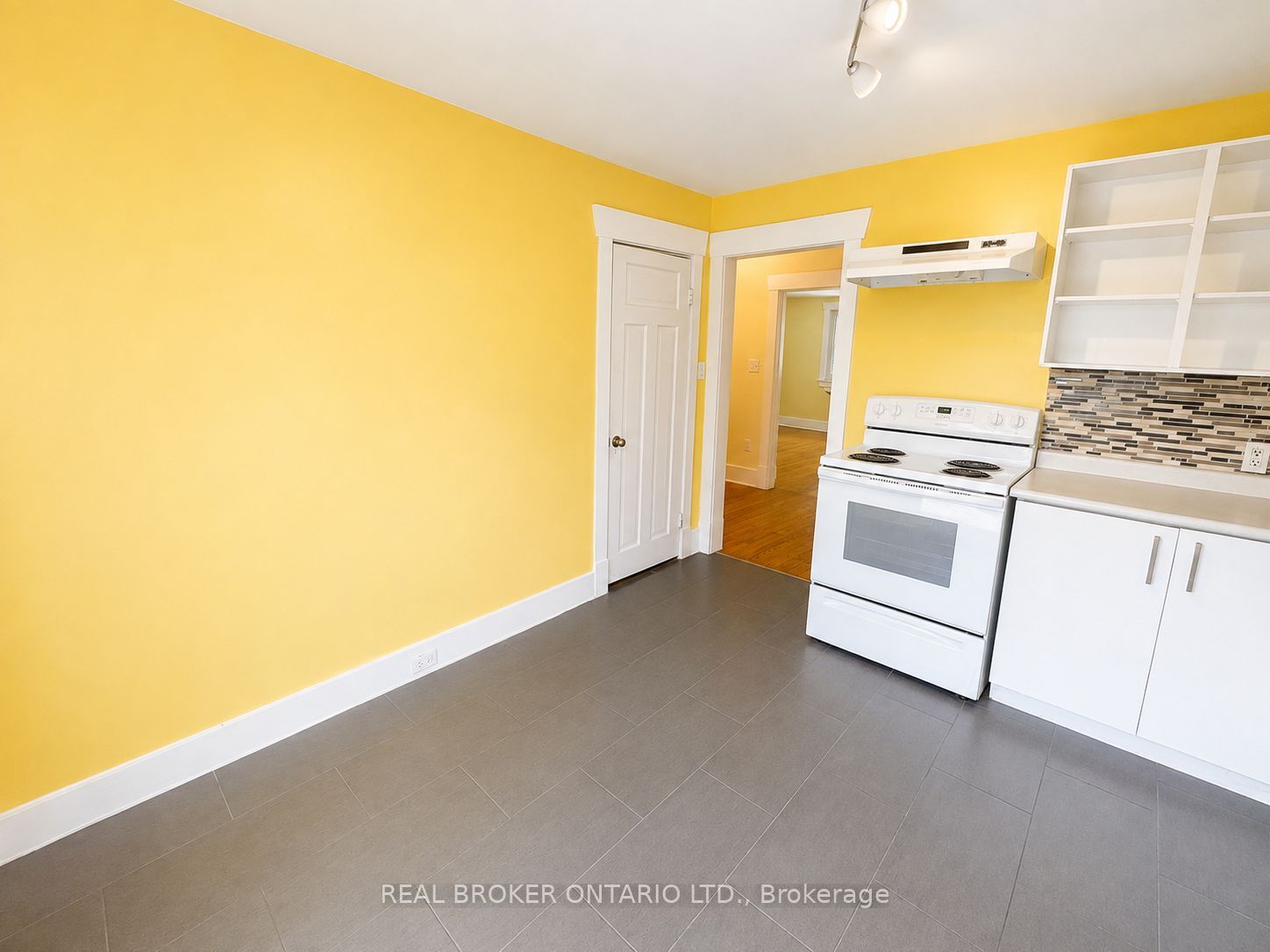 45 Fairleigh Crescent #2 Property Photo 7