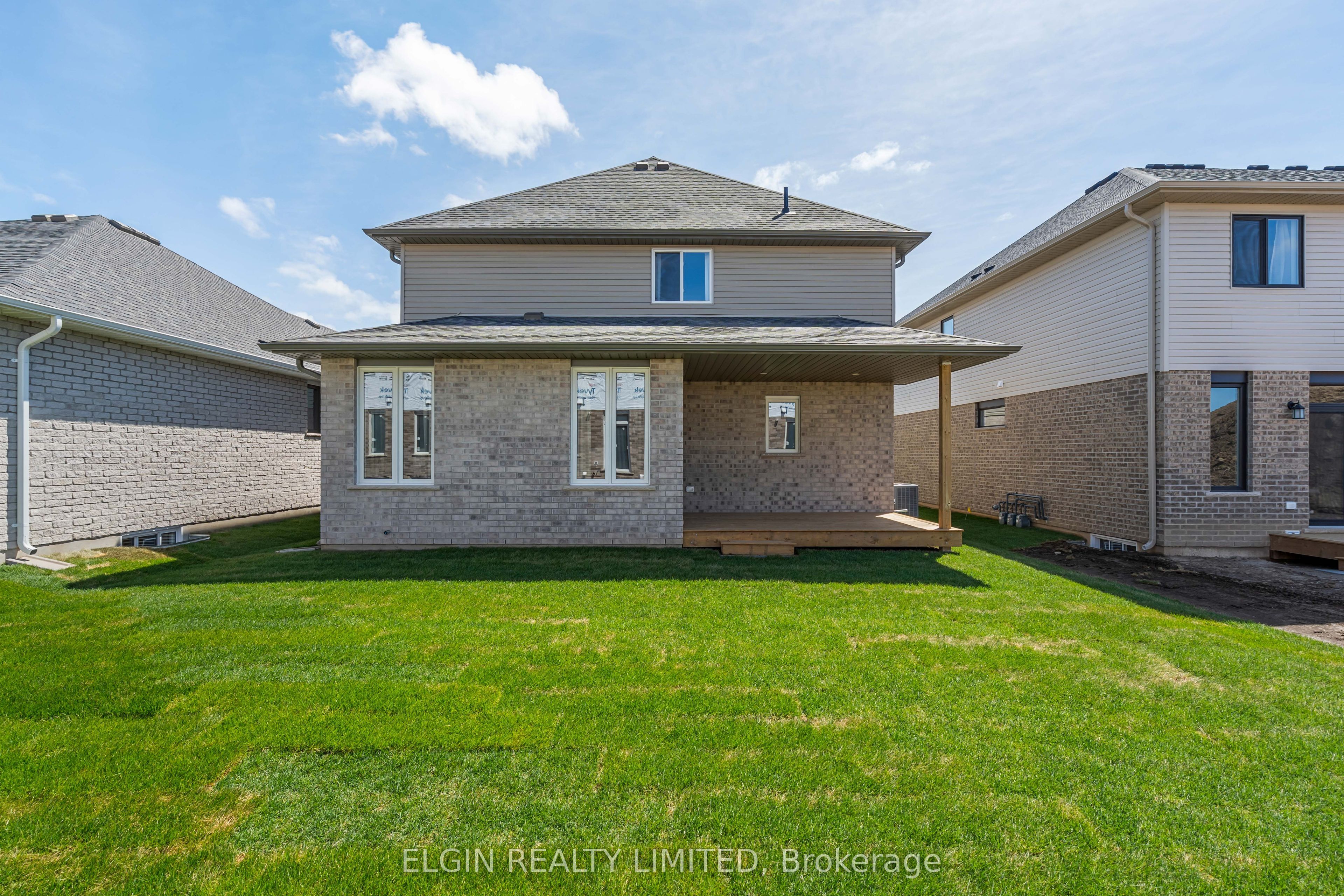 3 Hemlock Crescent Property Photo 2