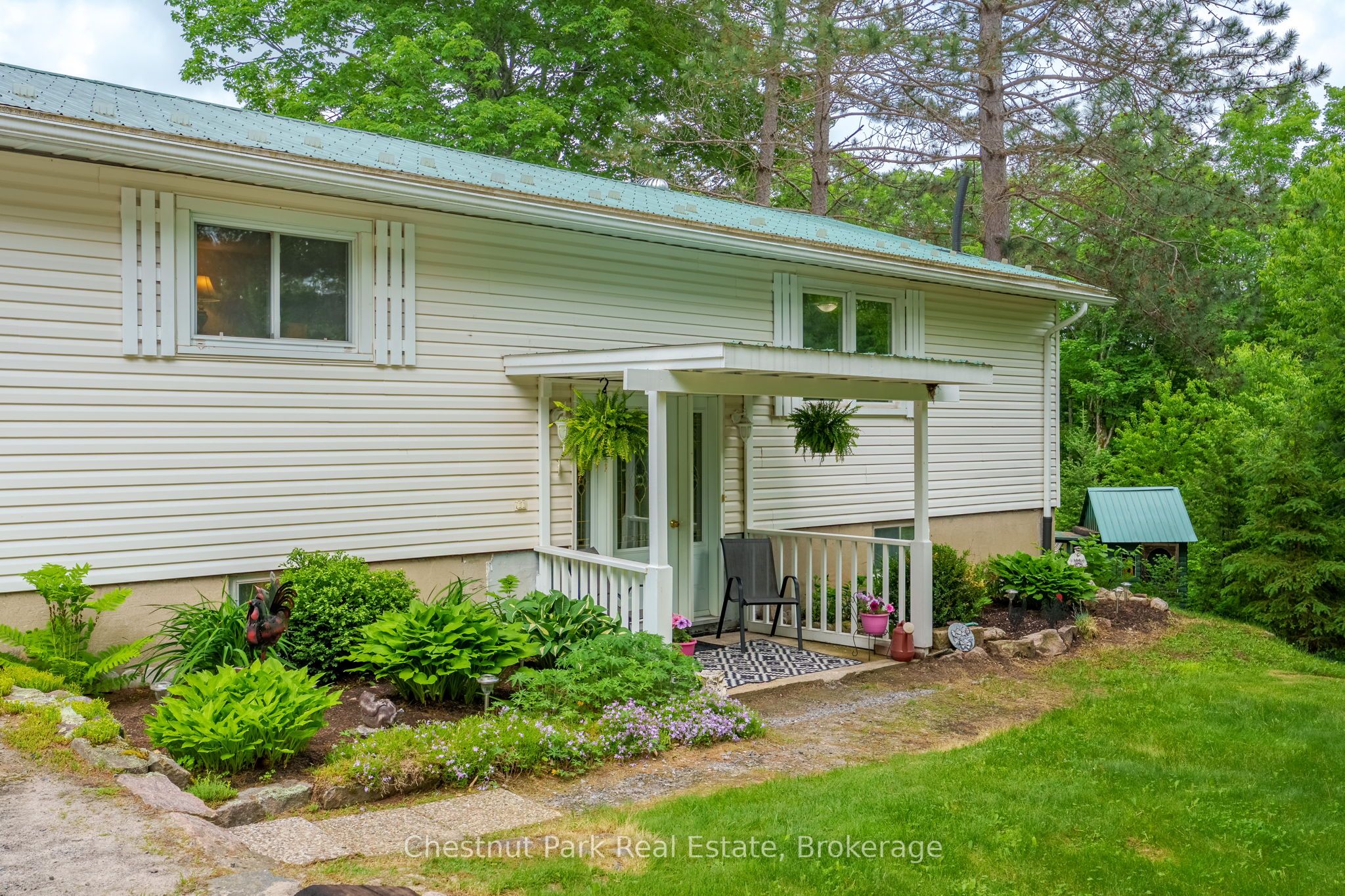 379 Gables Road Property Photo 4