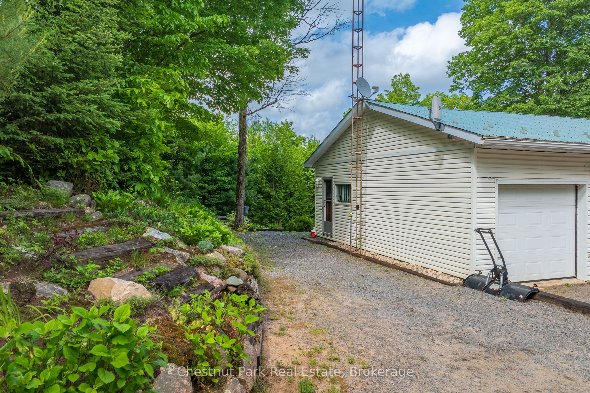 379 Gables Road Property Photo 47