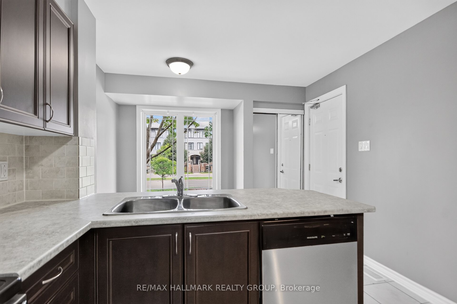 580a Chapman Mills Drive Property Photo 10