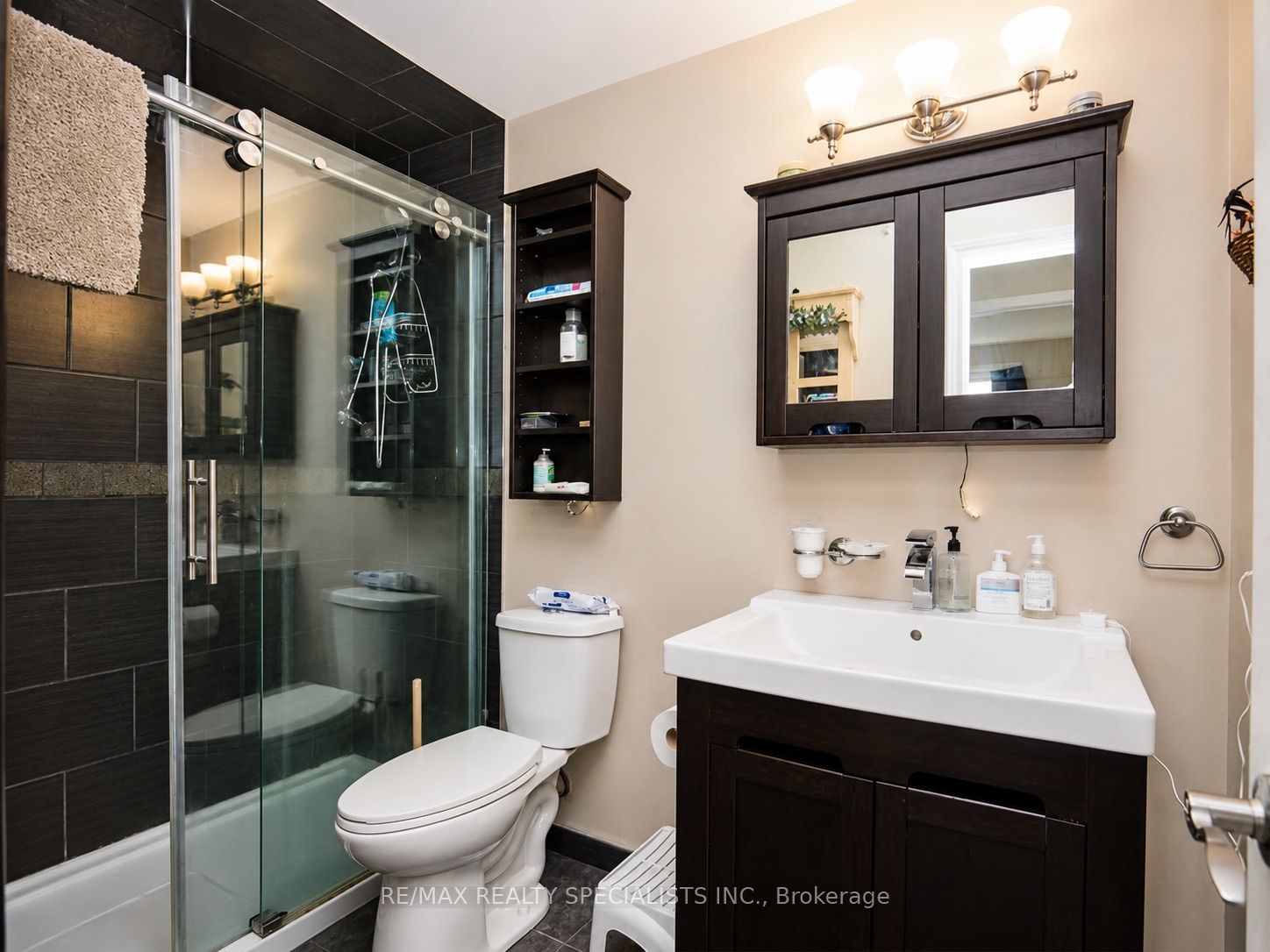512 First Avenue Property Photo 9