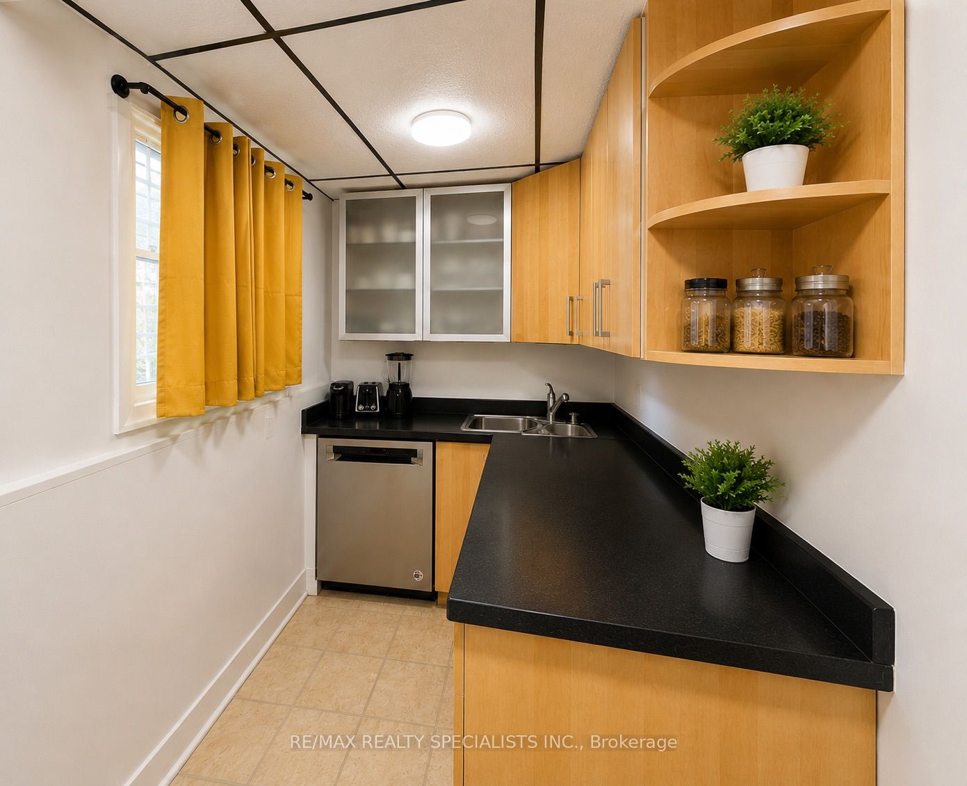 512 First Avenue Property Photo 15
