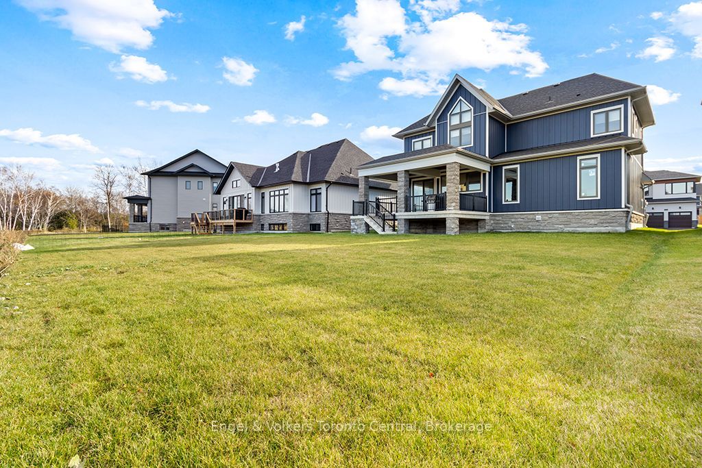 160 Springside Crescent Property Photo 34