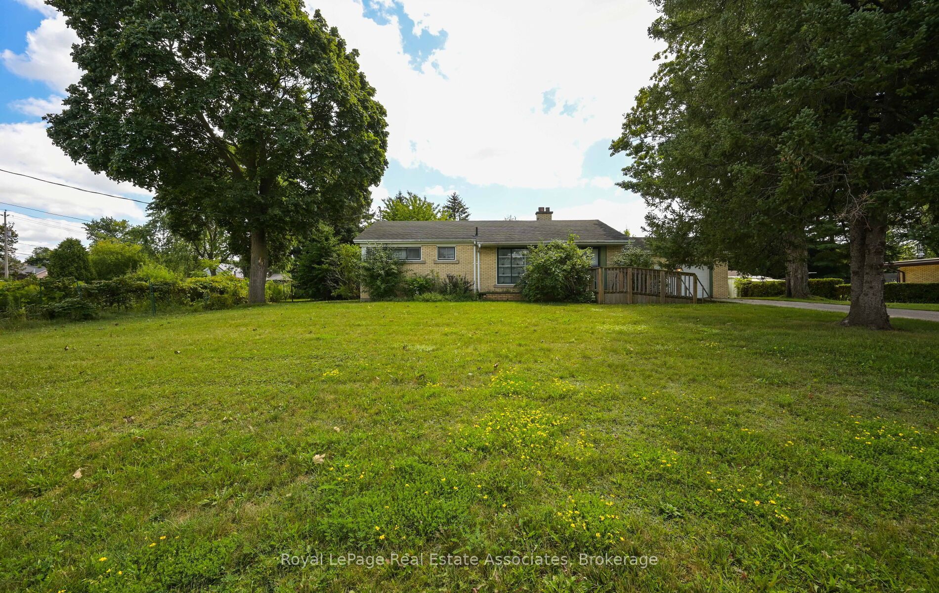 27 Rothsay Avenue