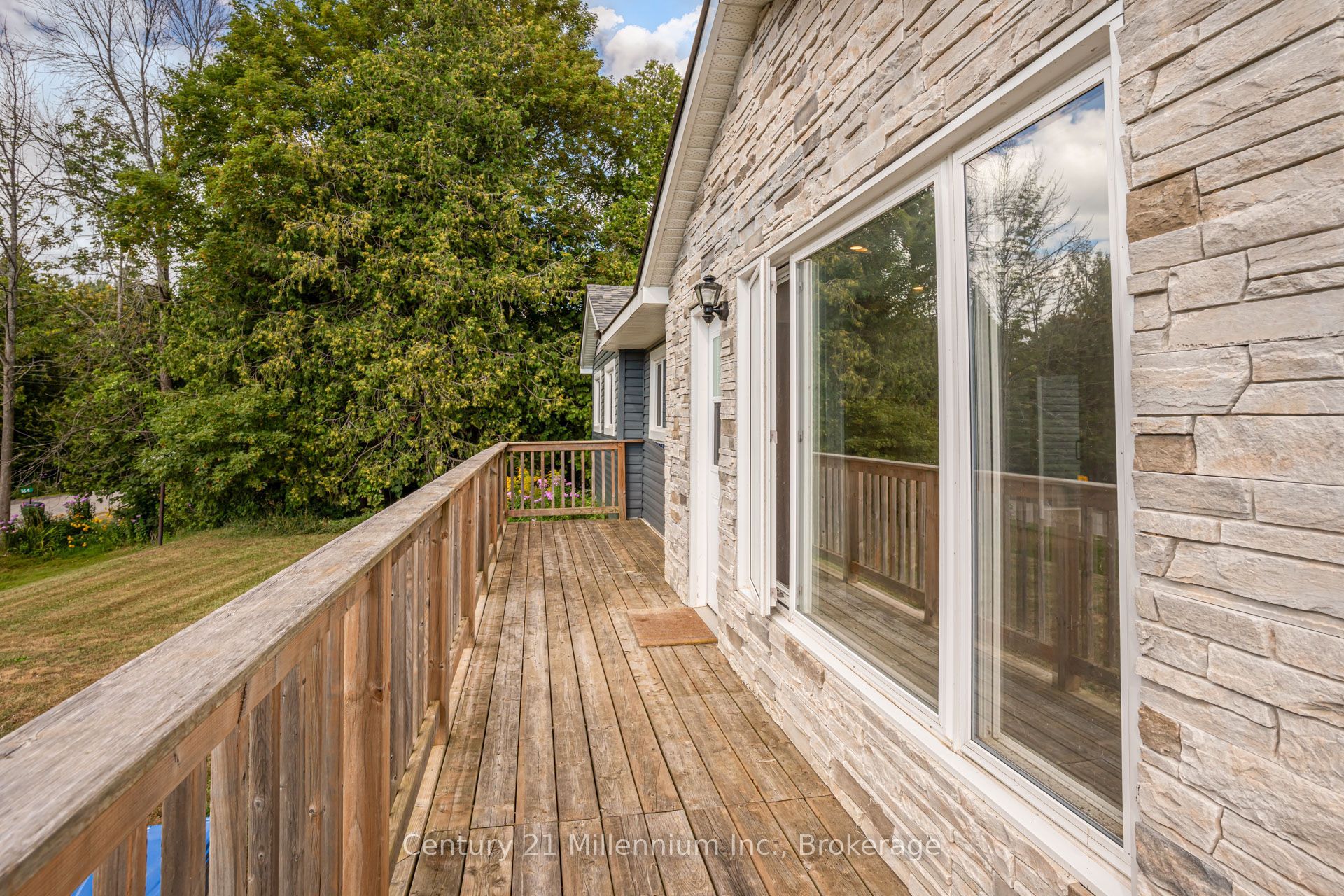 162 Lakeshore Road Property Photo 6