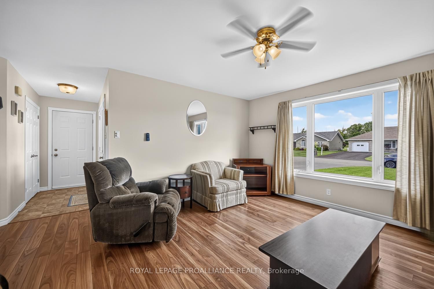 10726 West End Terrace E Property Photo 8
