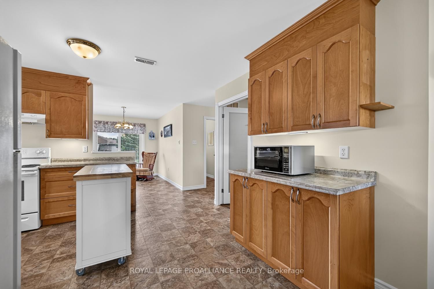 10726 West End Terrace E Property Photo 11
