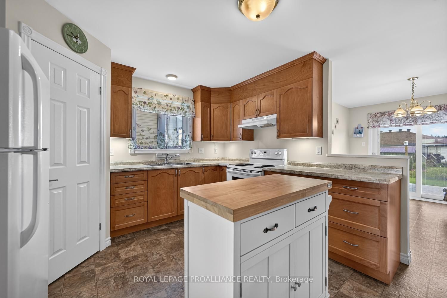 10726 West End Terrace E Property Photo 12