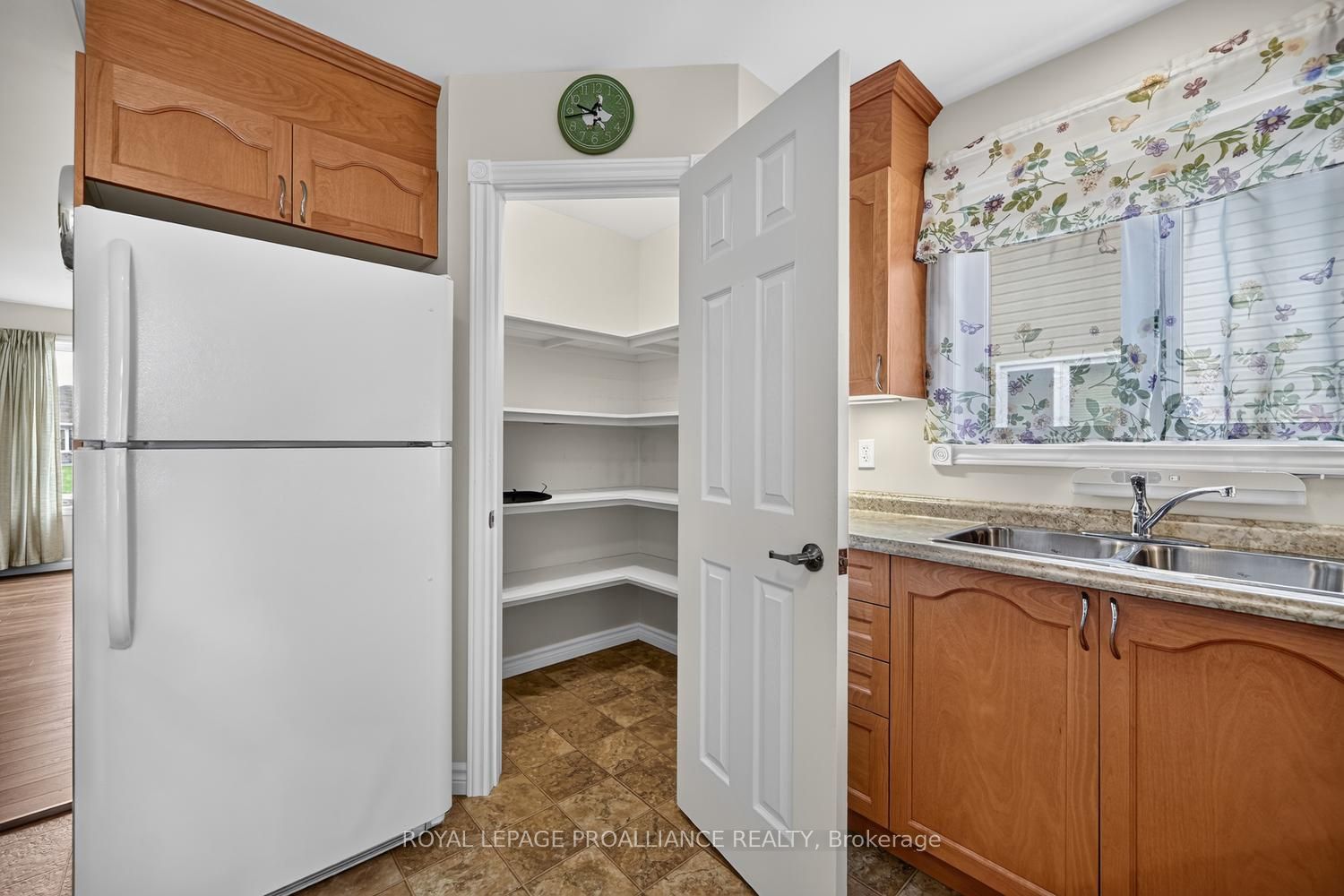 10726 West End Terrace E Property Photo 15