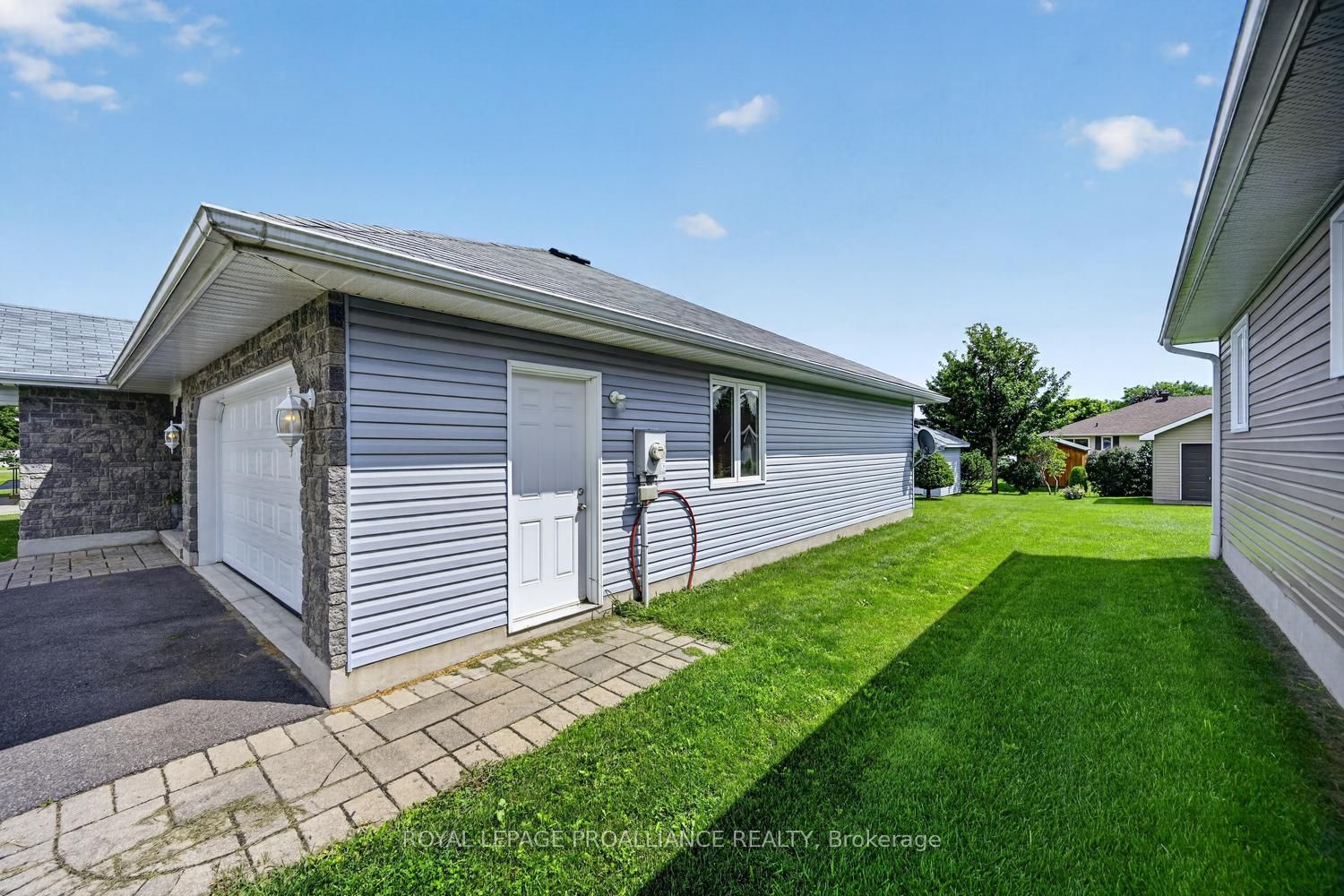 10726 West End Terrace E Property Photo 29