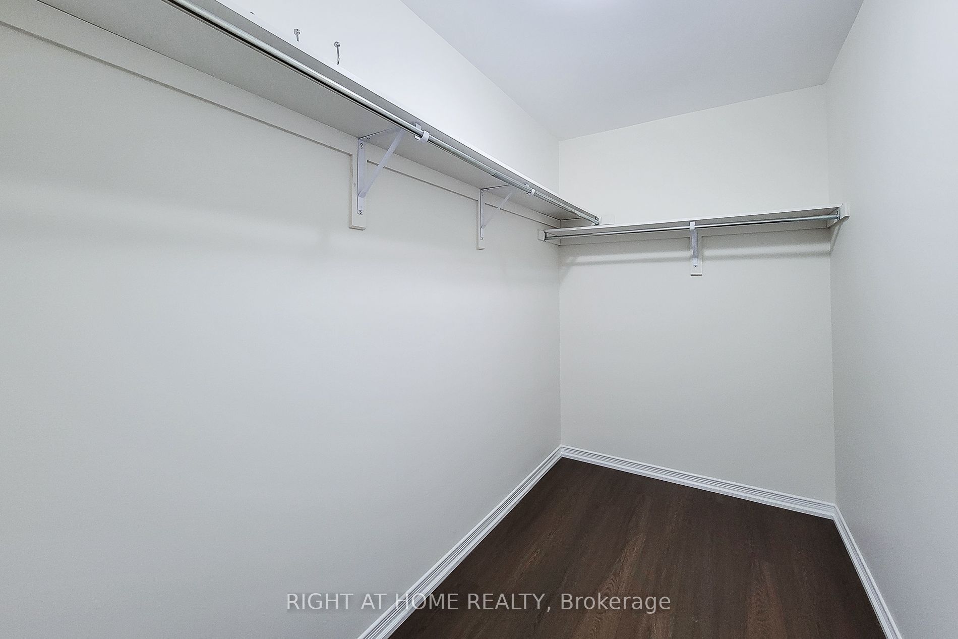 11 Esther Crescent Property Photo 30