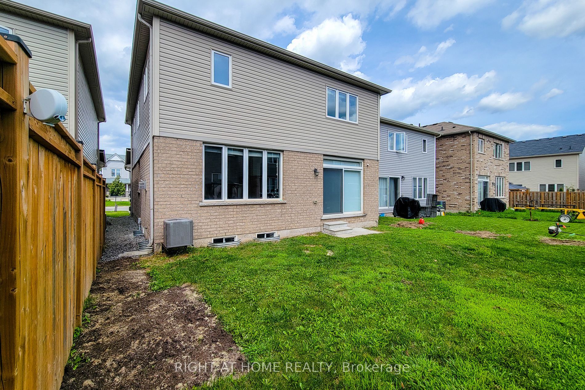 11 Esther Crescent Property Photo 46