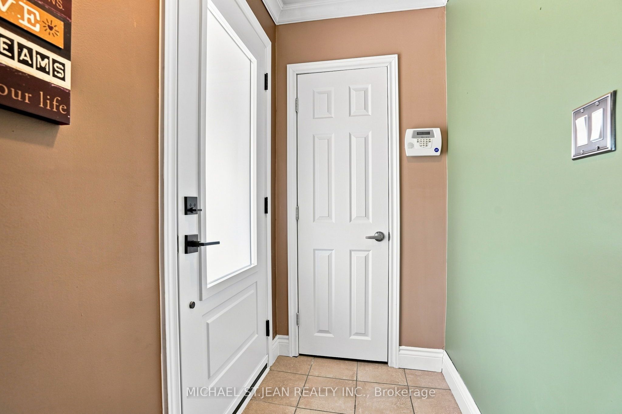 111 Sharon Avenue Property Photo 5