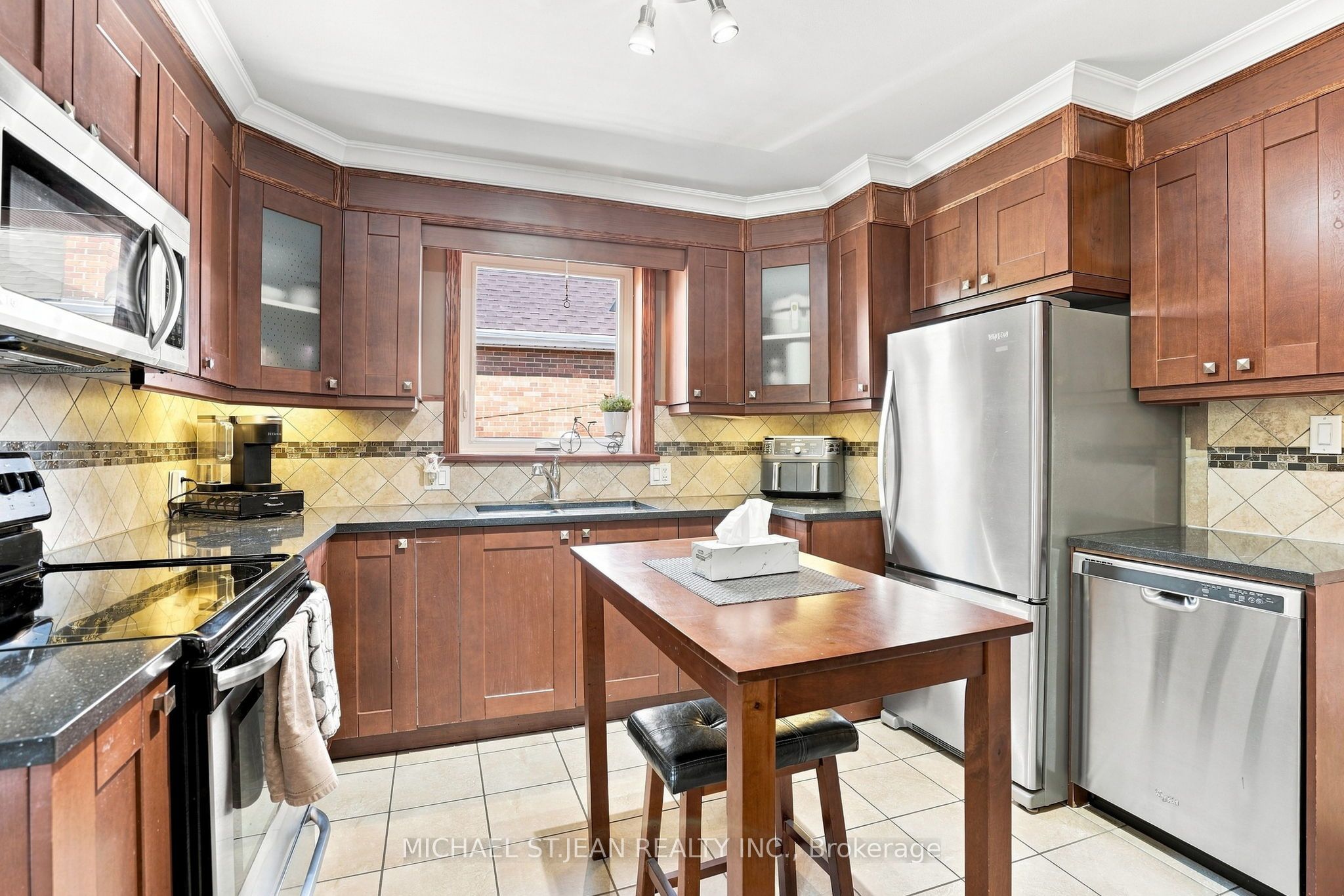 111 Sharon Avenue Property Photo 10