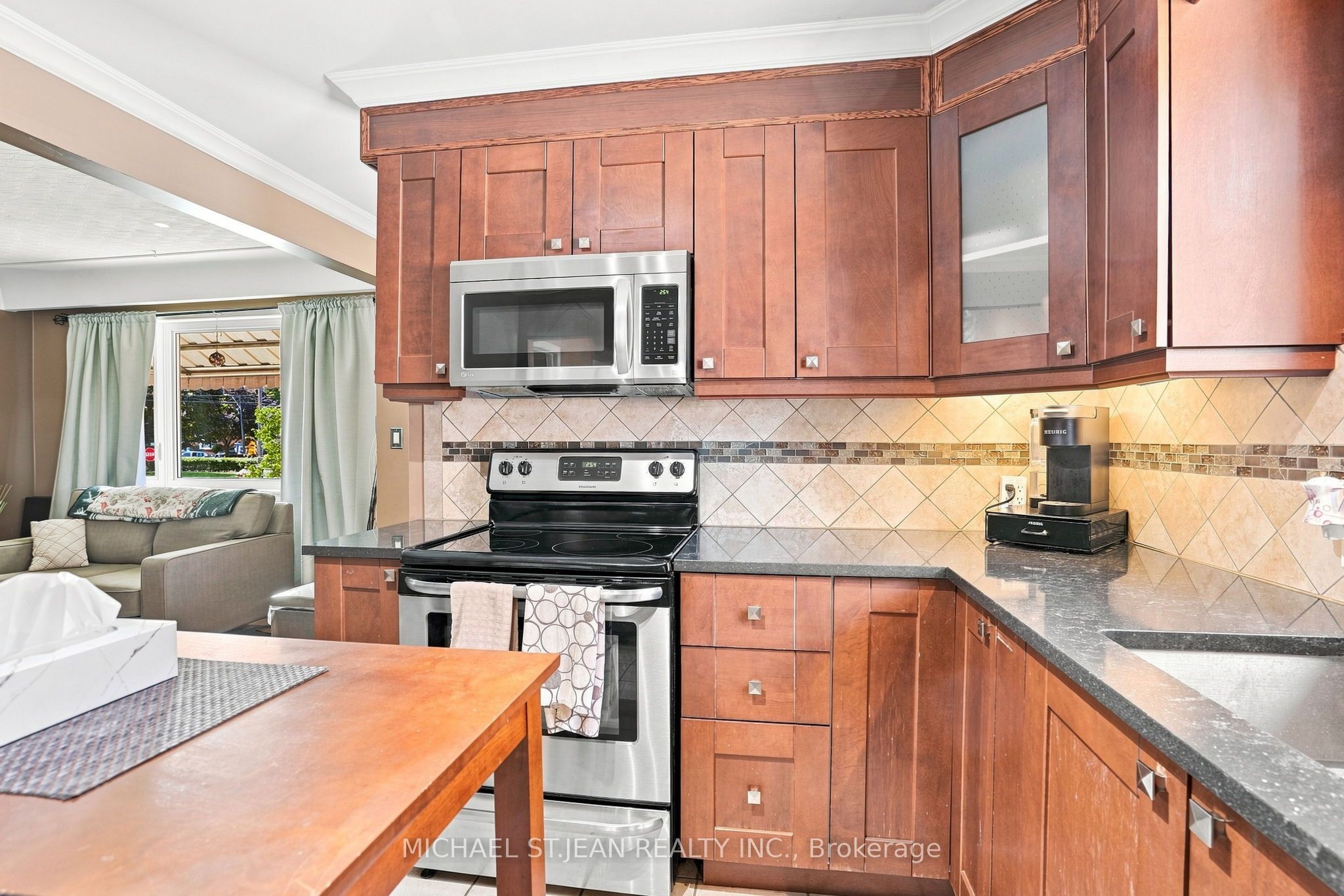 111 Sharon Avenue Property Photo 11