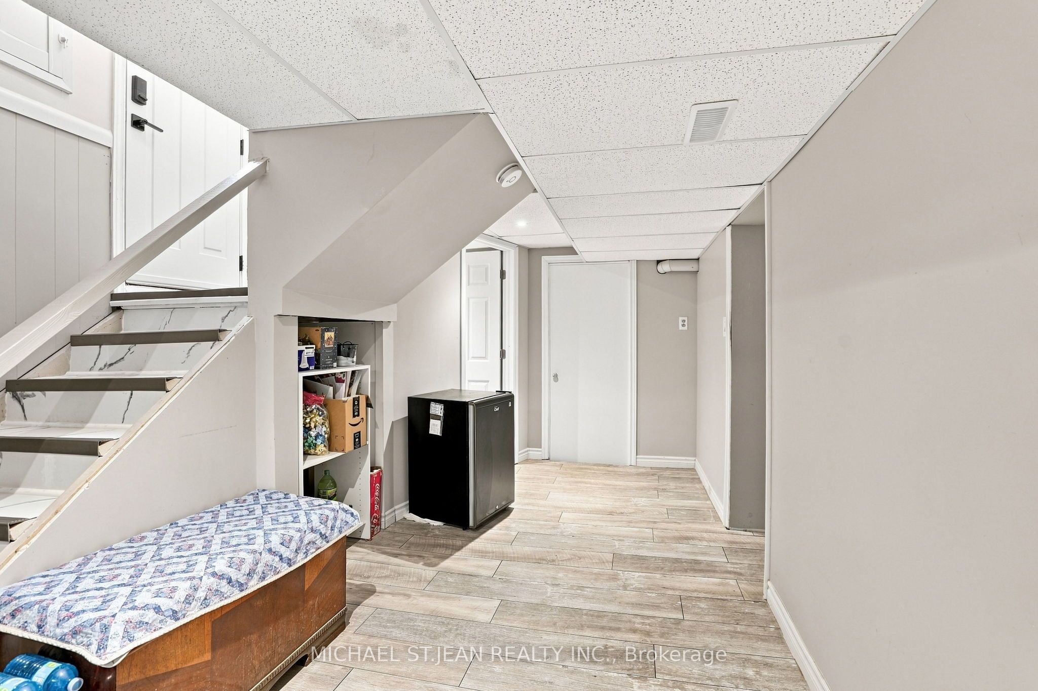 111 Sharon Avenue Property Photo 23