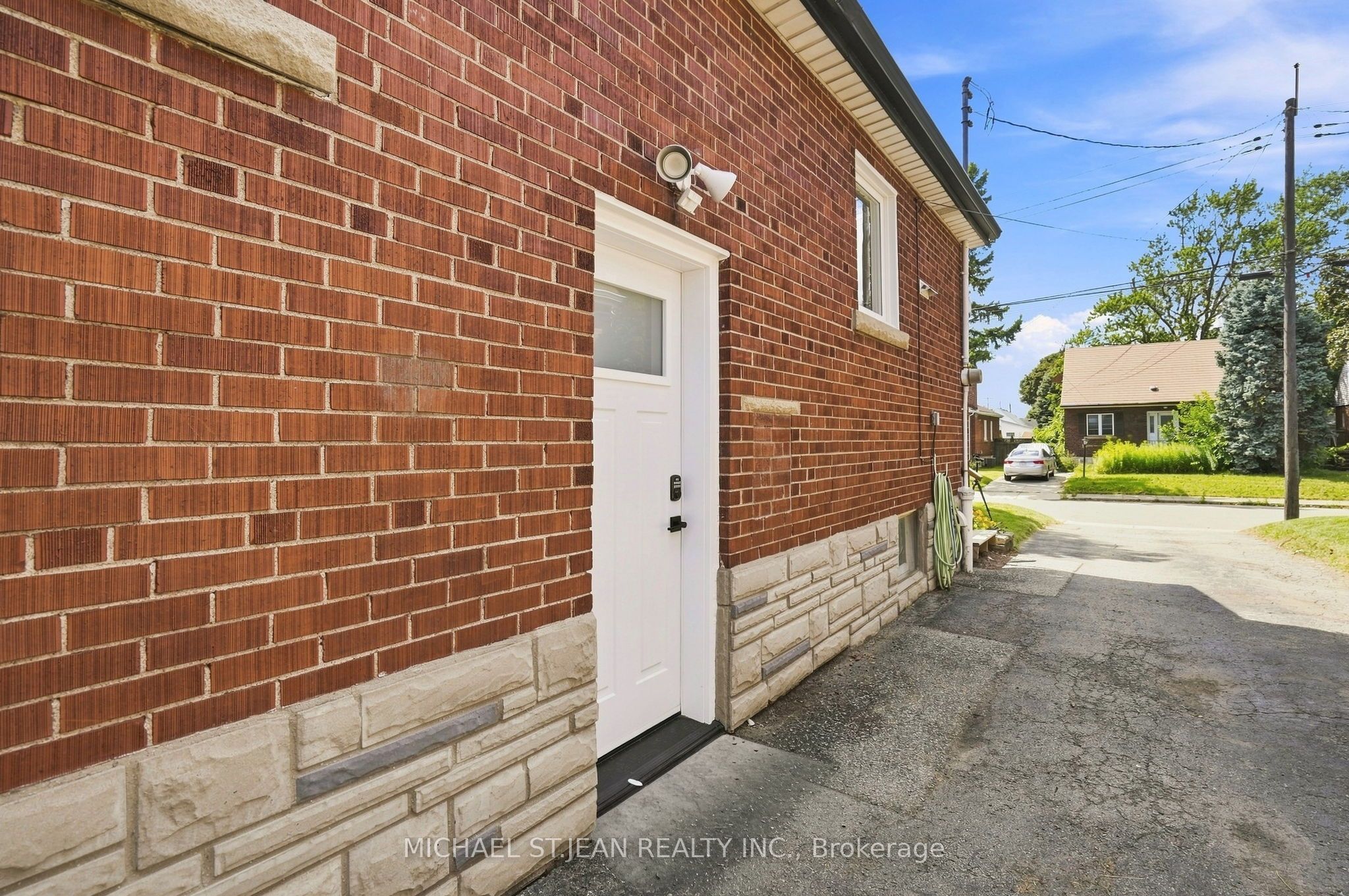 111 Sharon Avenue Property Photo 31