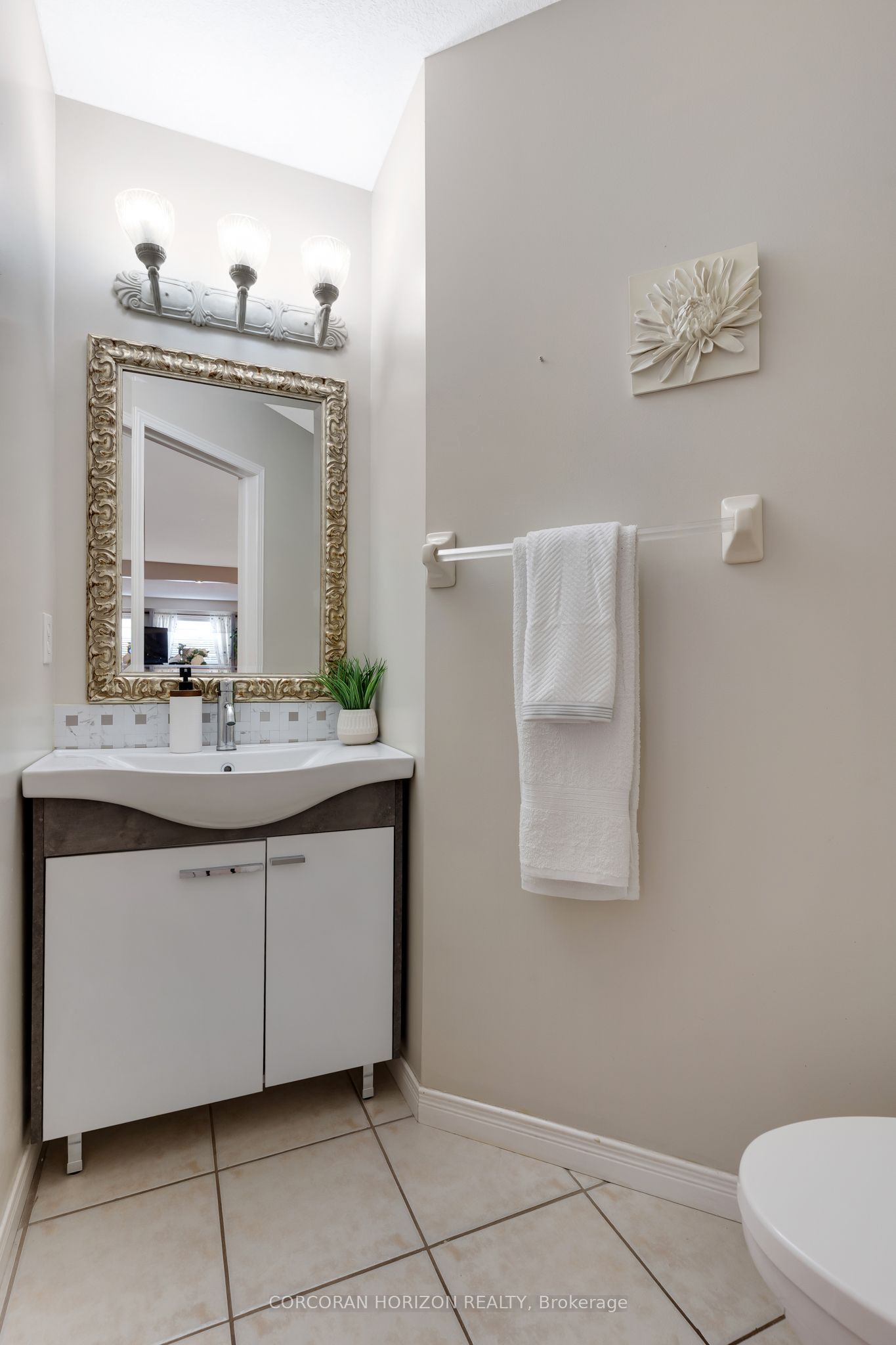 913 Copper Leaf Crescent Property Photo 6