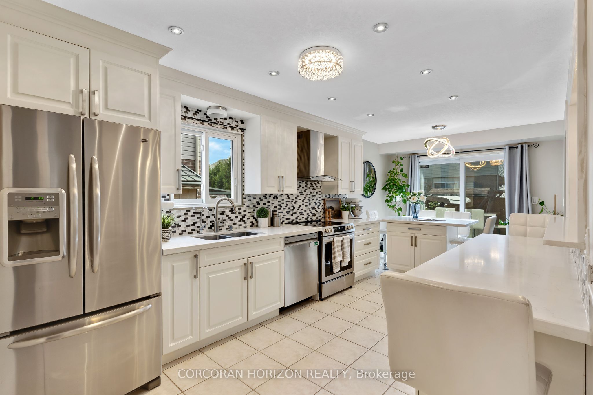 913 Copper Leaf Crescent Property Photo 17
