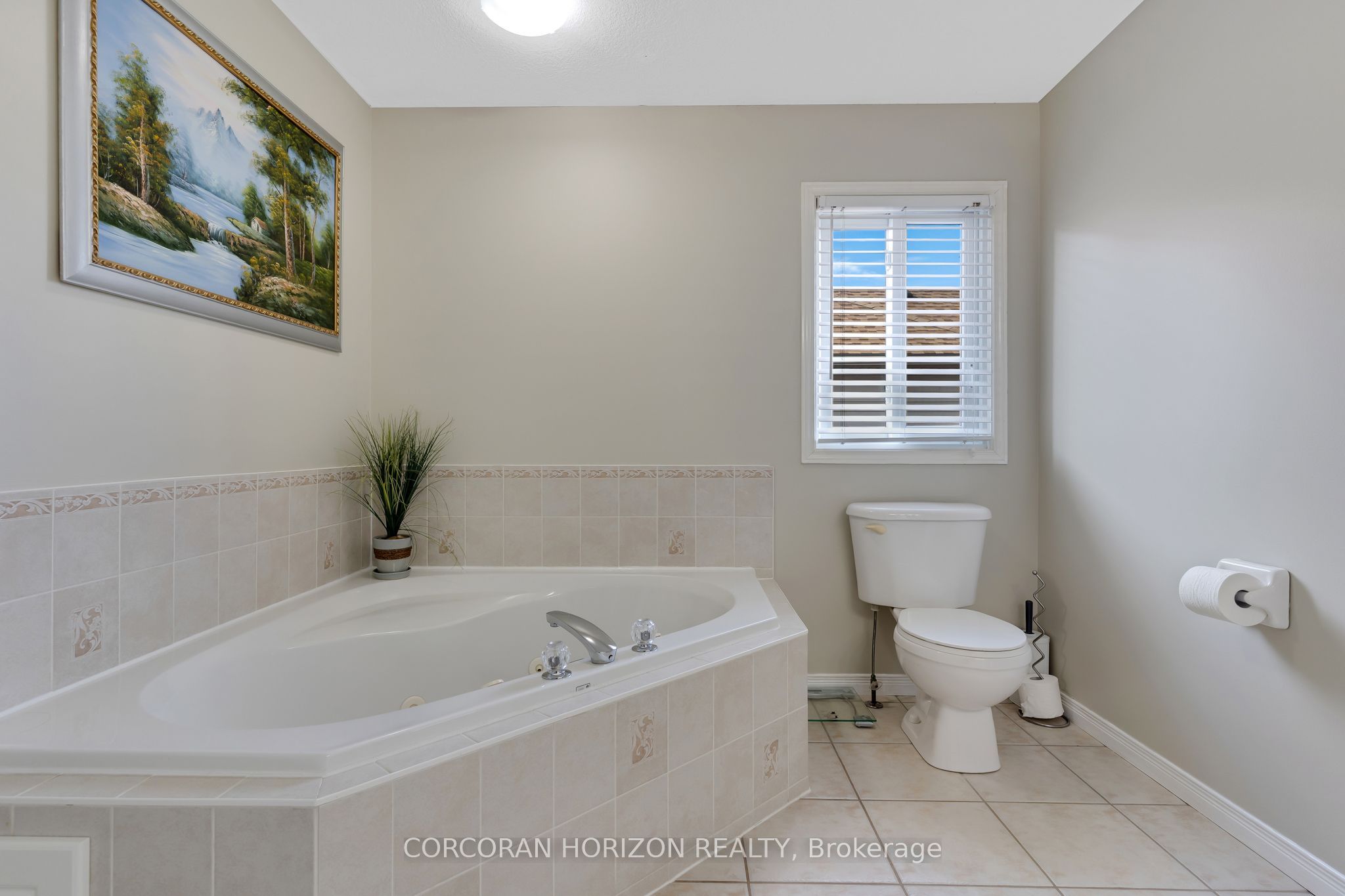 913 Copper Leaf Crescent Property Photo 27