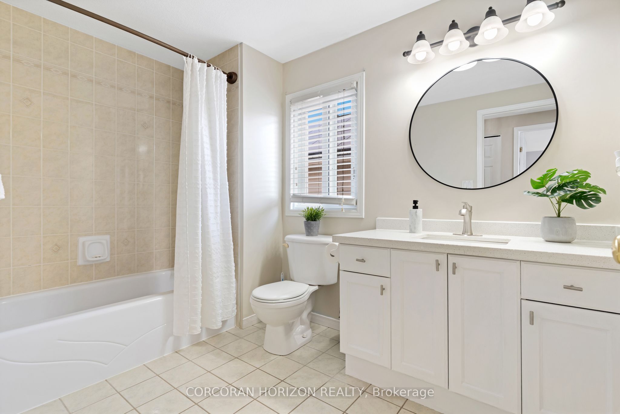 913 Copper Leaf Crescent Property Photo 36