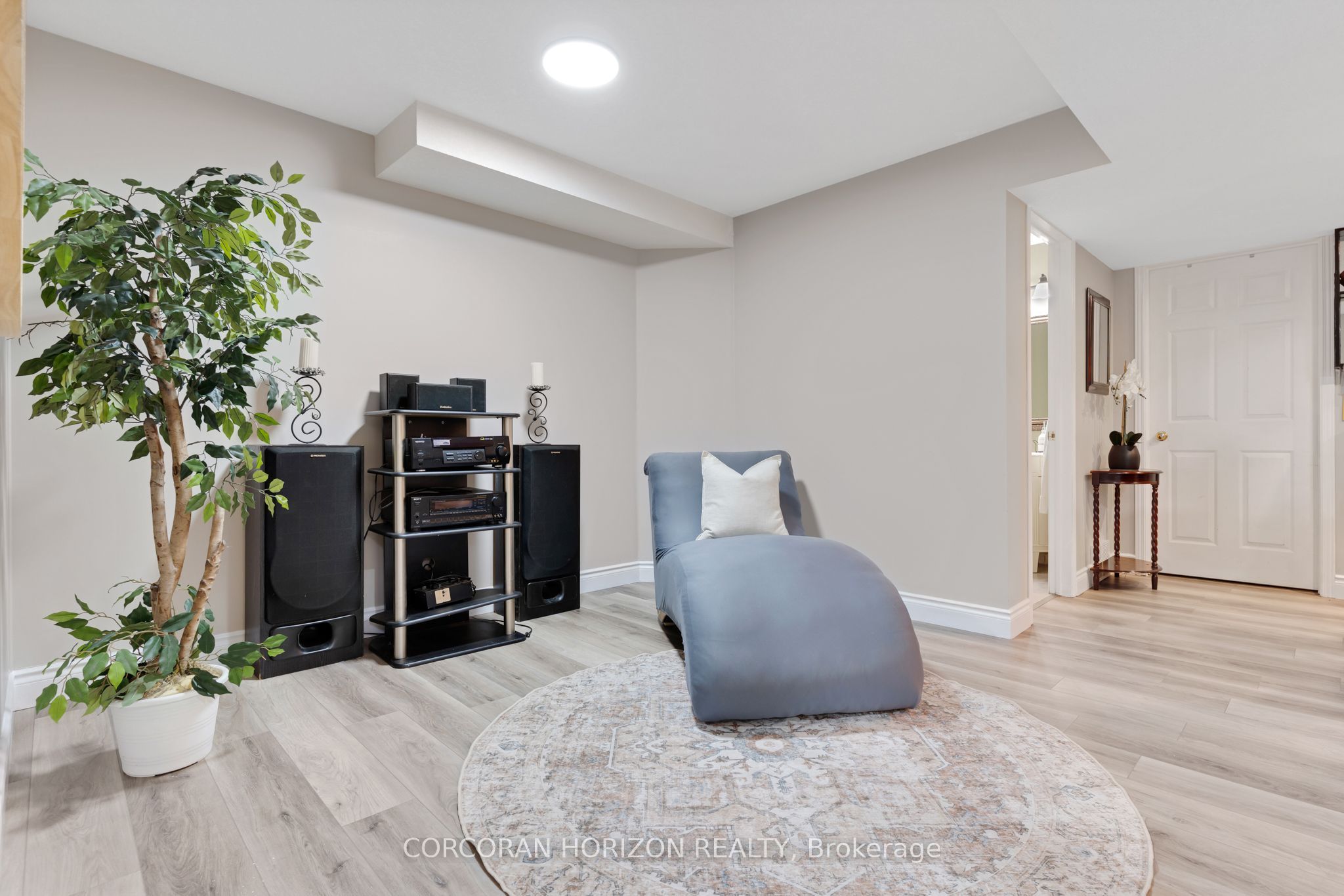 913 Copper Leaf Crescent Property Photo 43