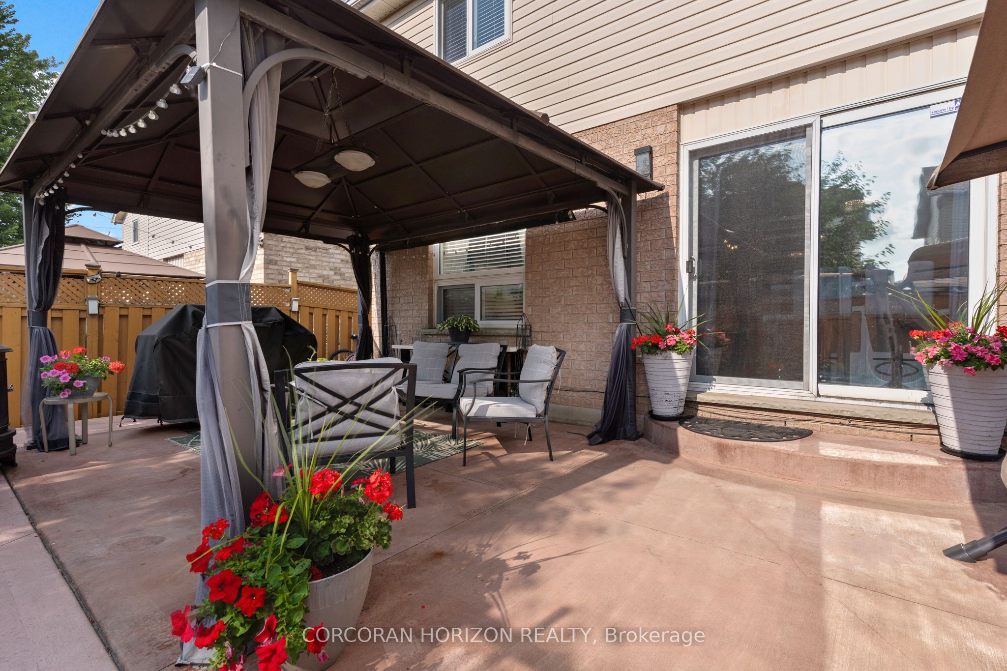 913 Copper Leaf Crescent Property Photo 47