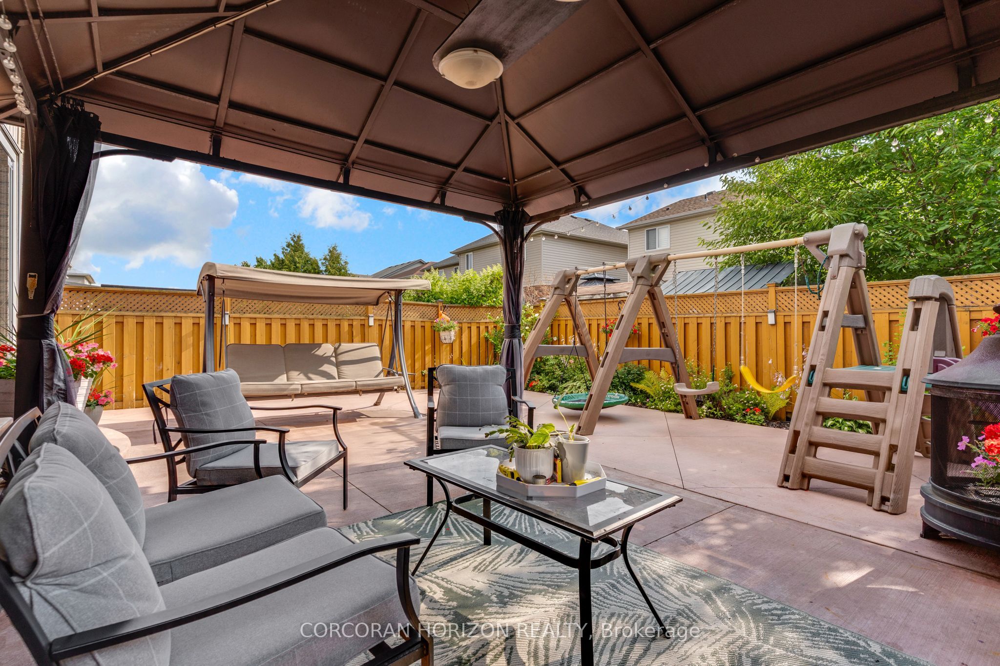913 Copper Leaf Crescent Property Photo 49