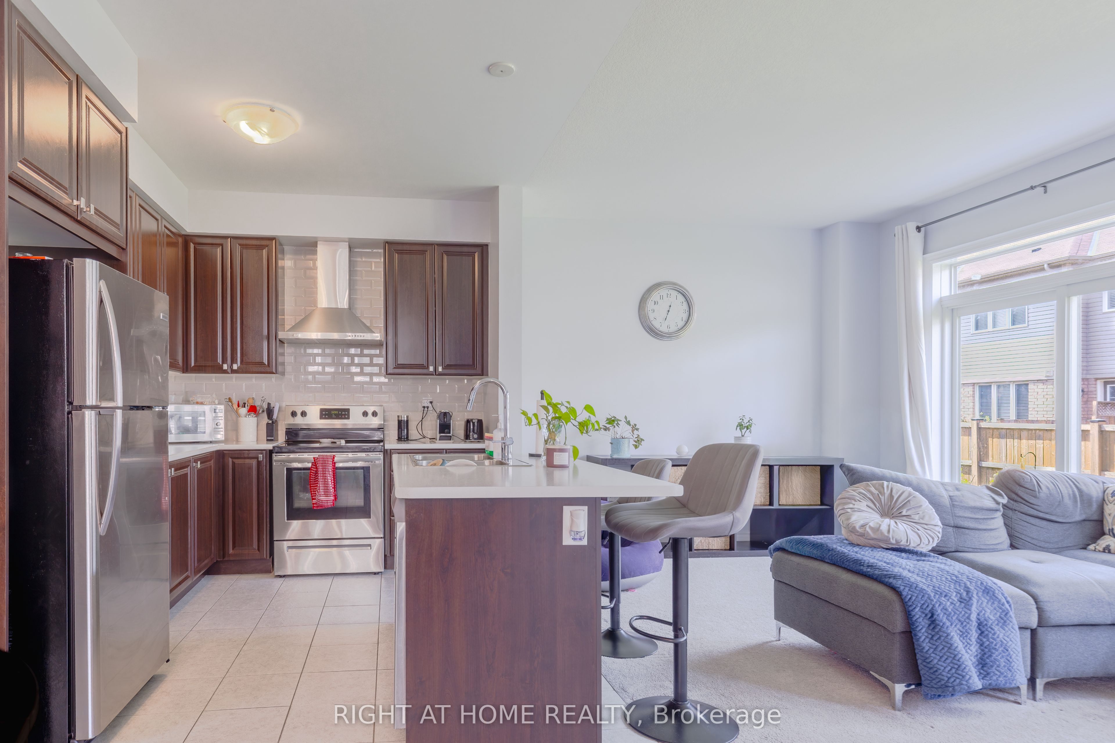 7648 Hackberry Trail Property Photo 8
