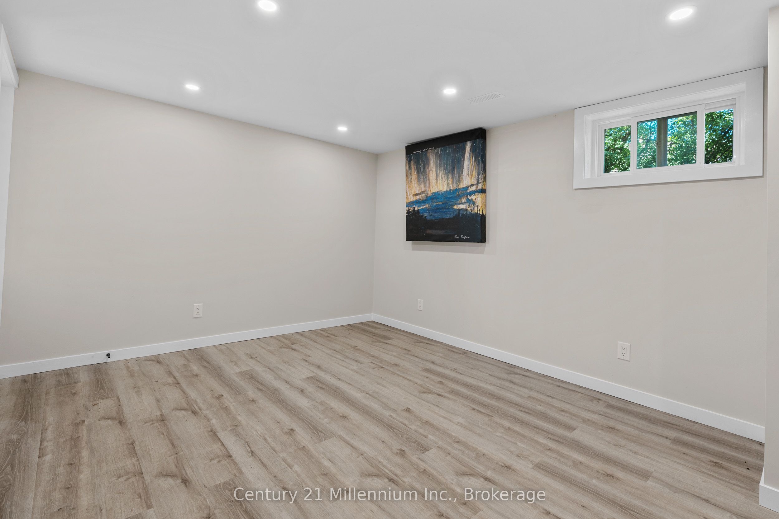 873 9th Avenue E Property Photo 14
