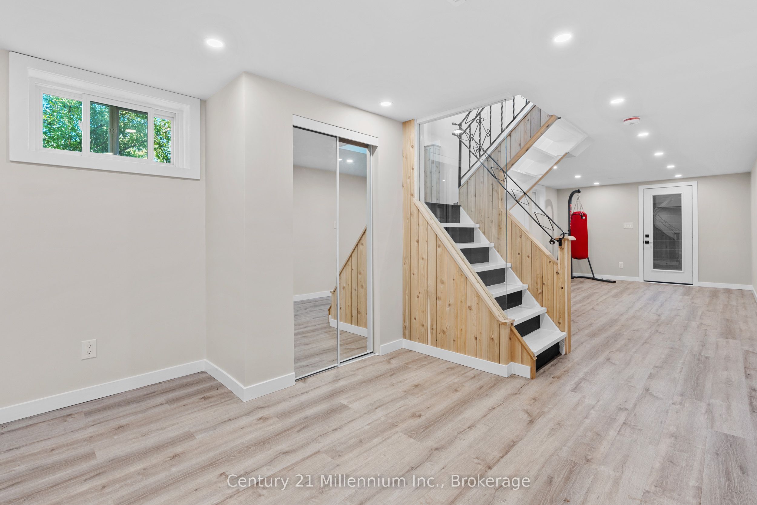 873 9th Avenue E Property Photo 16