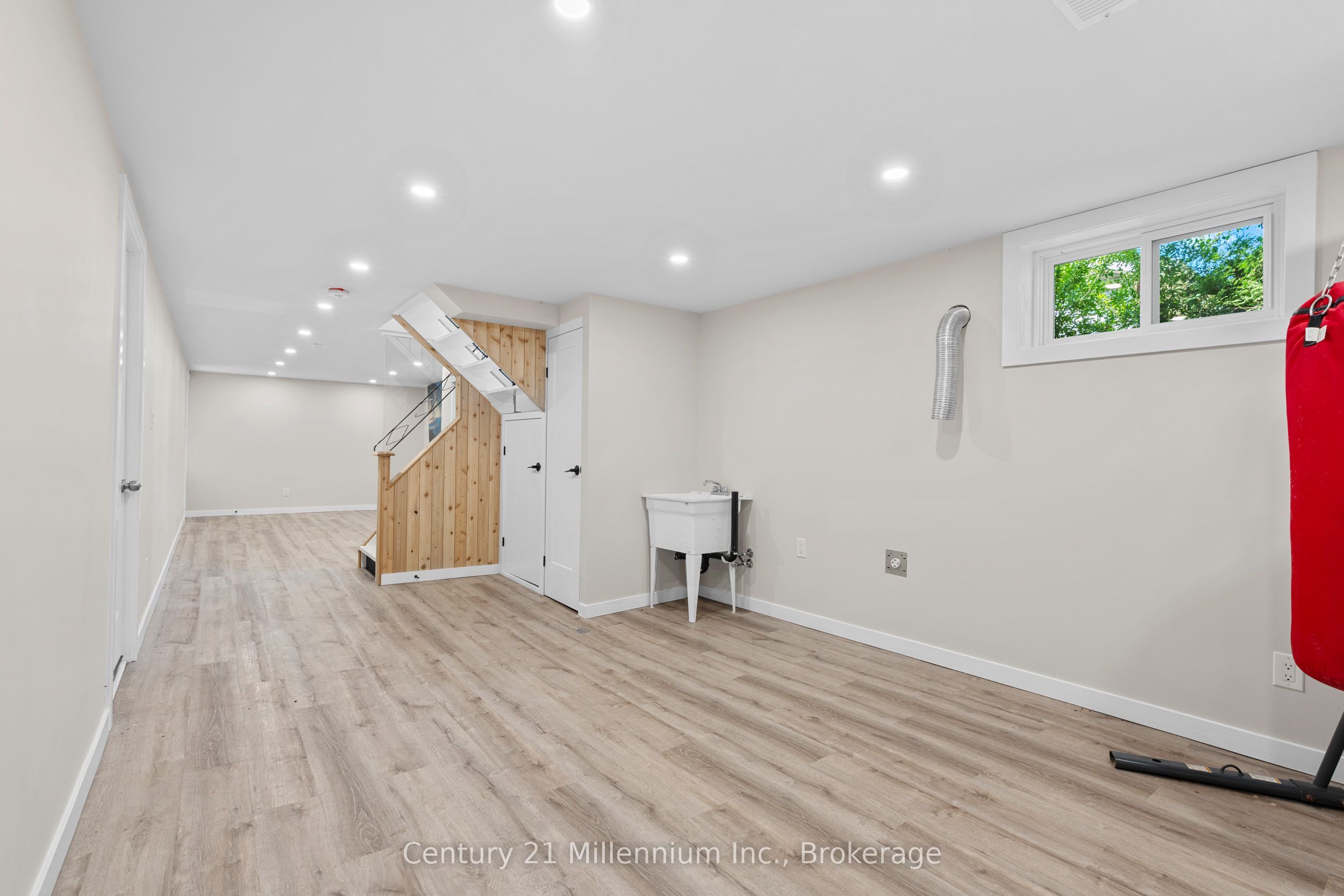 873 9th Avenue E Property Photo 24
