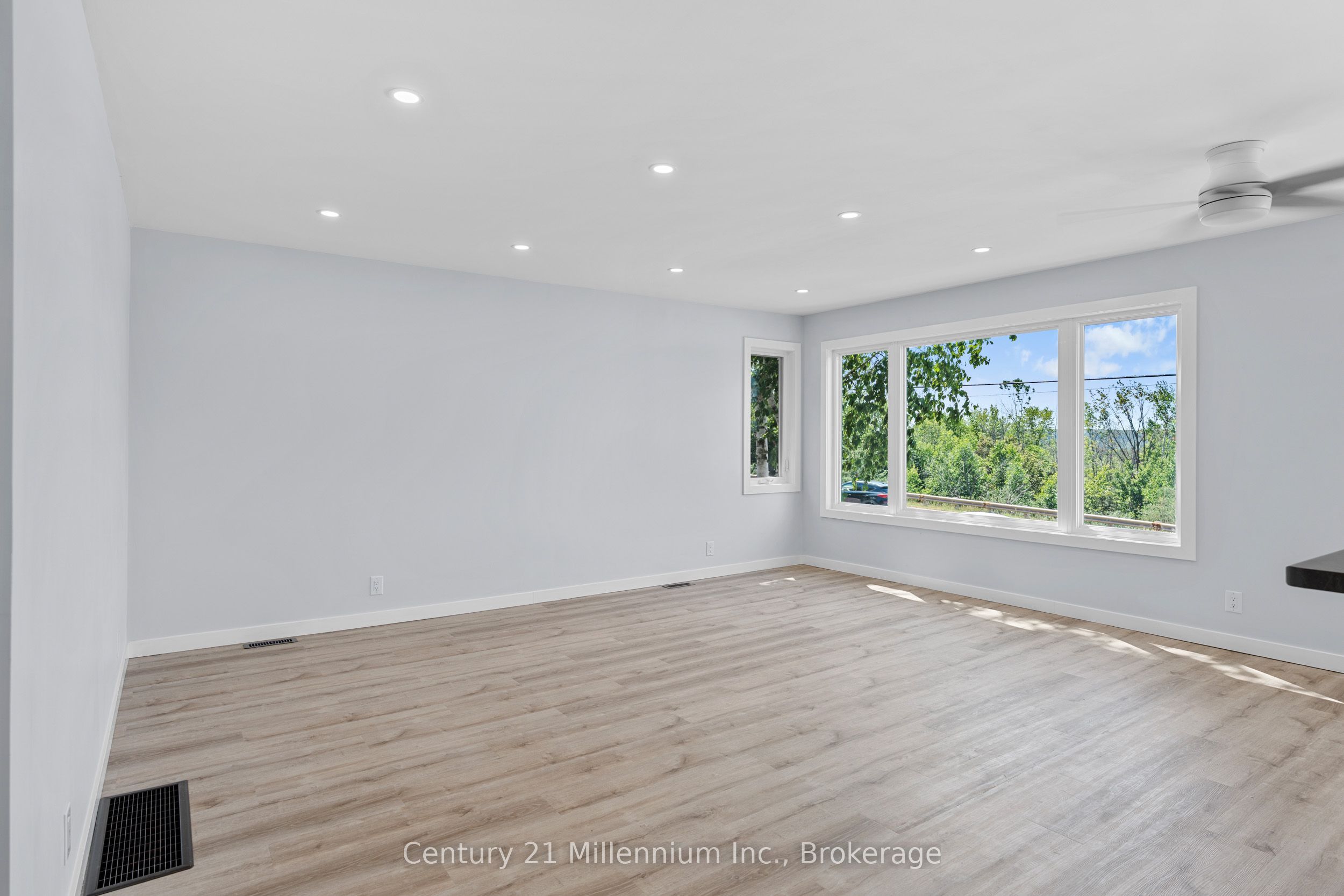 873 9th Avenue E Property Photo 27