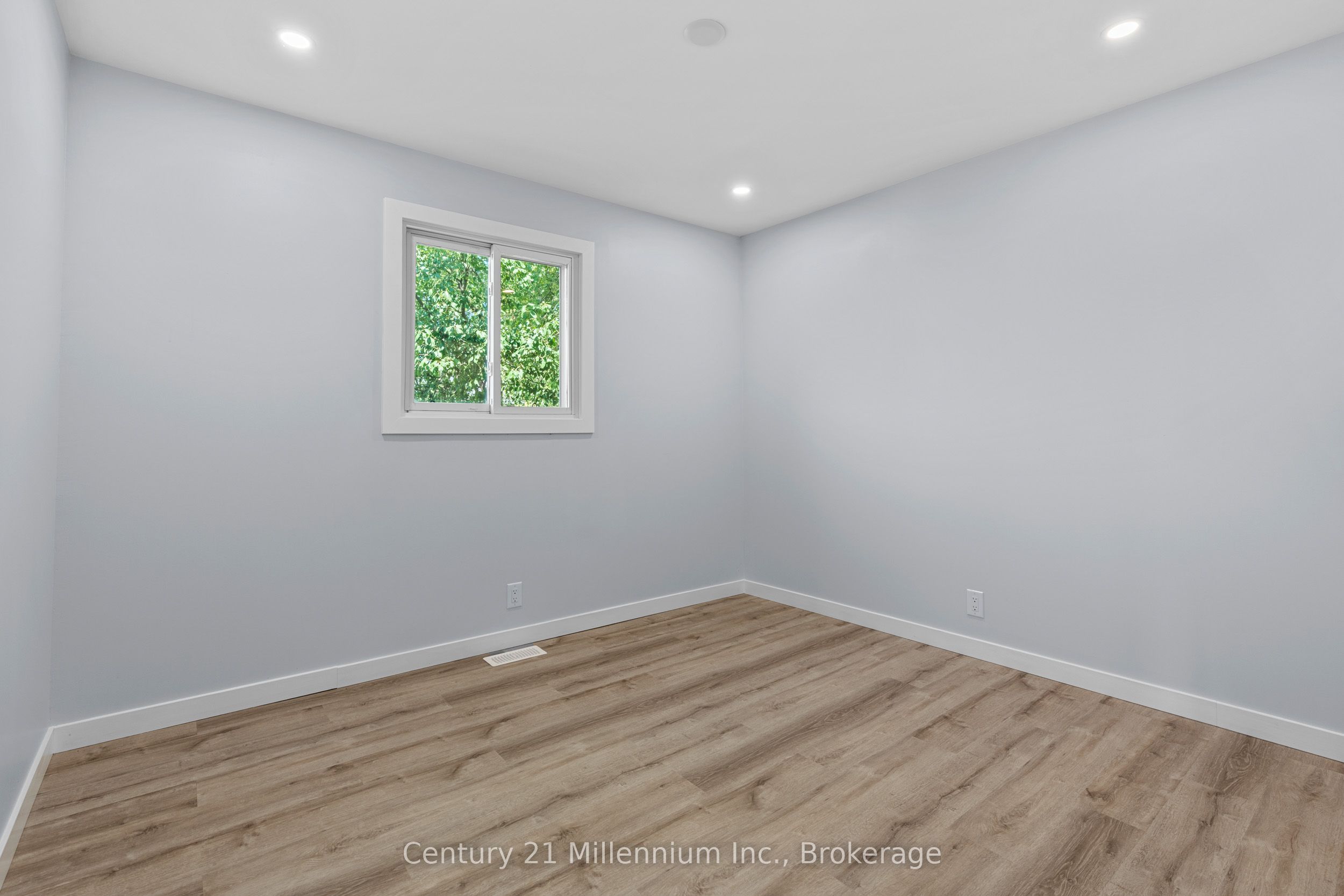 873 9th Avenue E Property Photo 37